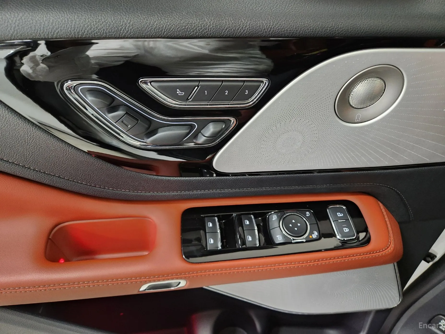 Lincoln Aviator 2nd Generation превью 18