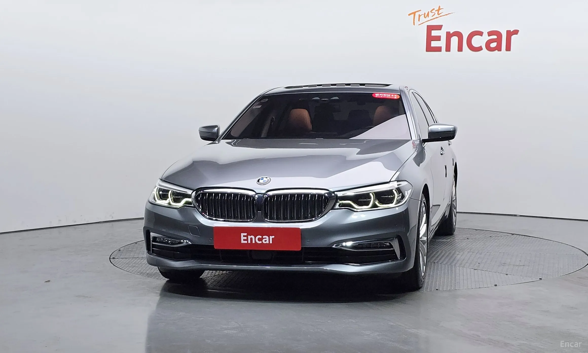 BMW 5 Series (G30) превью 3