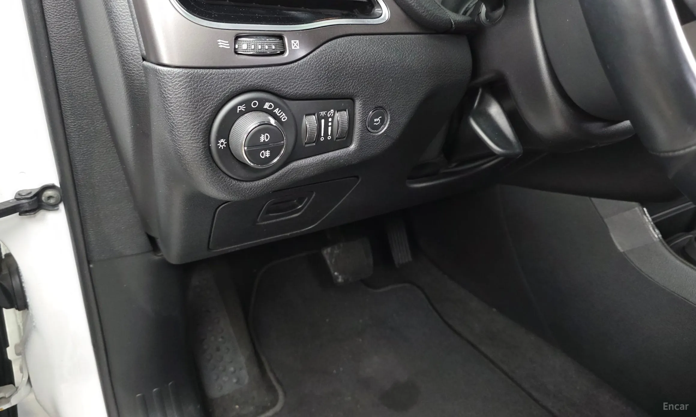 Jeep Cherokee (KL) превью 18