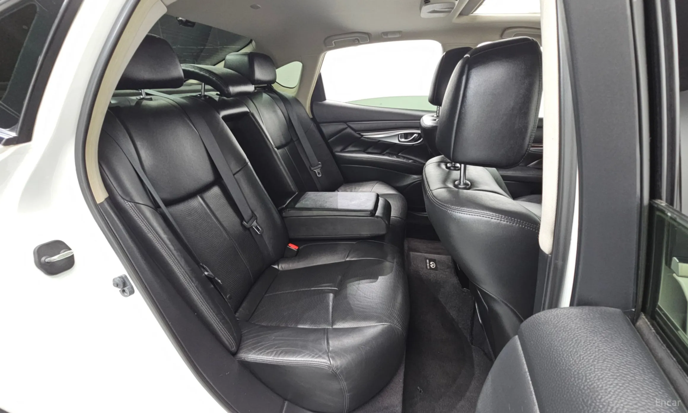 Infiniti M30d превью 11