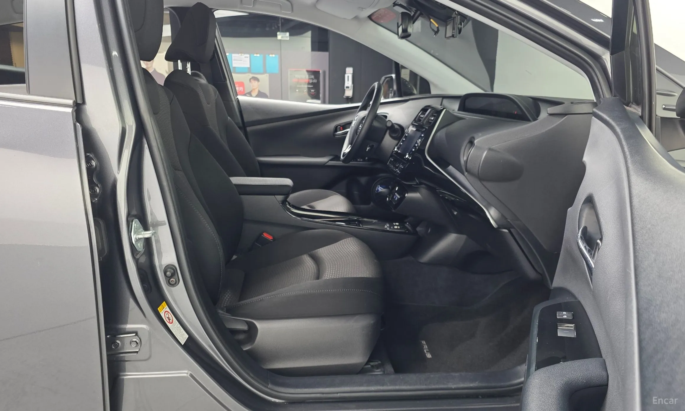 Toyota Prius 4th Generation превью 11