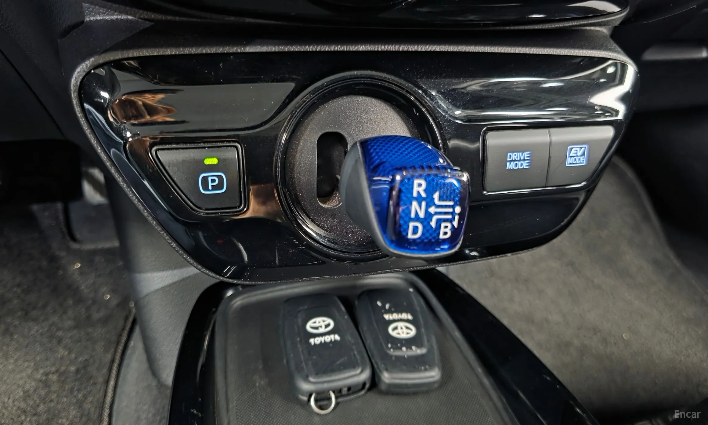 Toyota Prius 4th Generation превью 9
