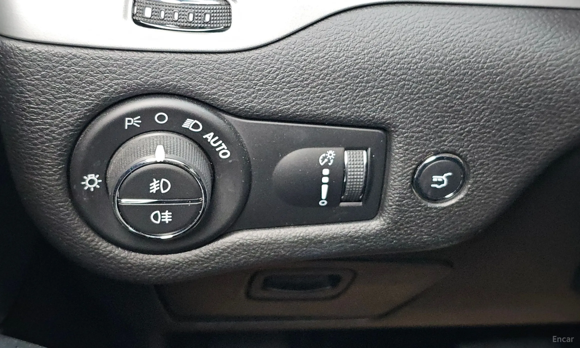 Jeep Cherokee (KL) превью 14