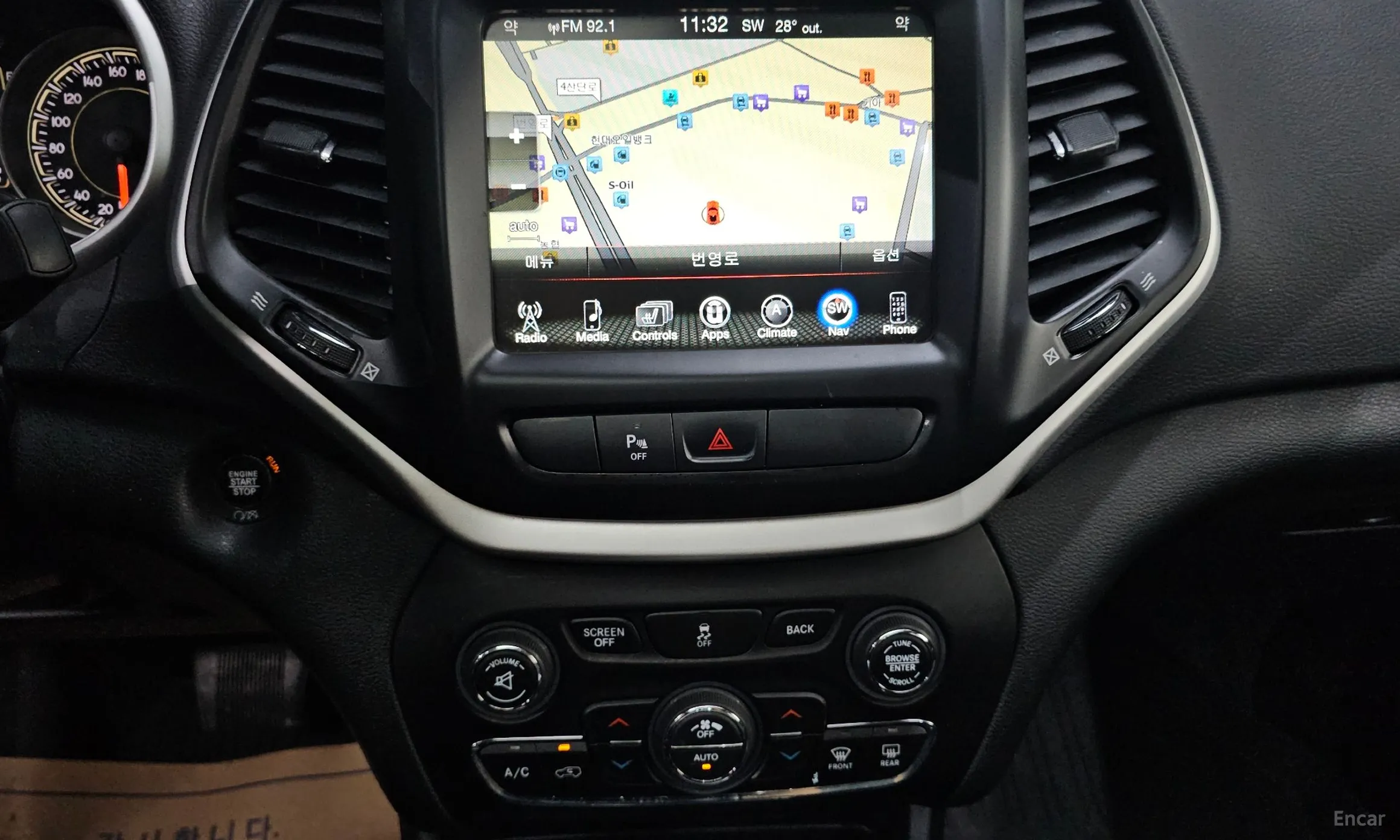 Jeep Cherokee (KL) превью 16