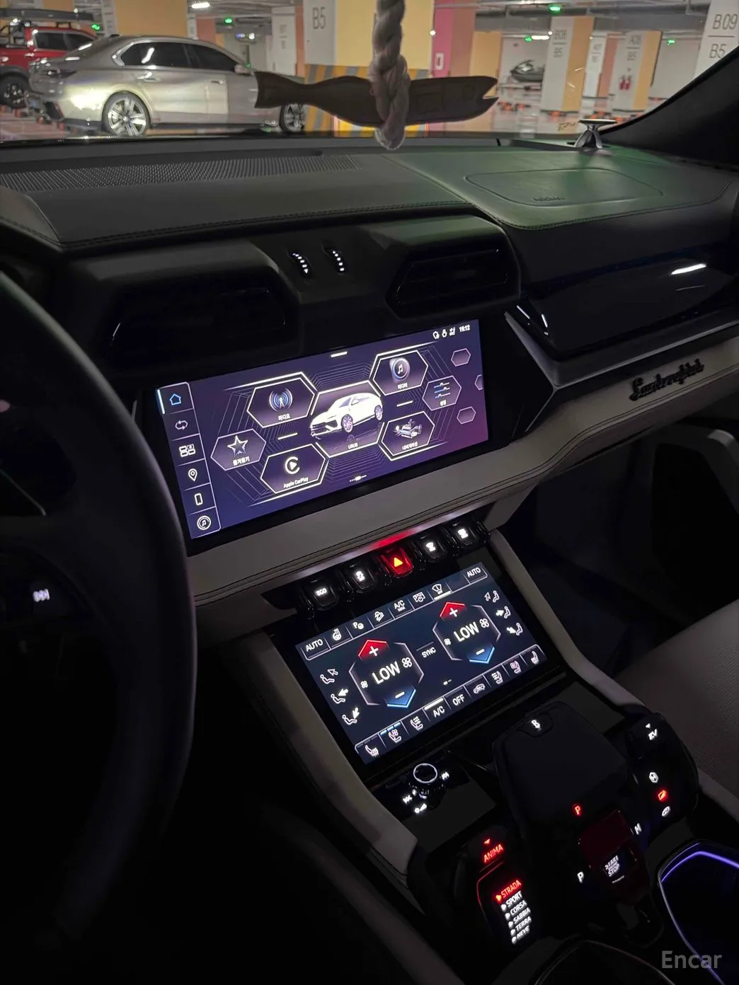 Lamborghini Urus превью 12