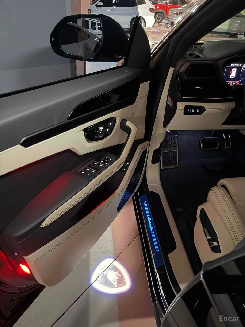 Lamborghini Urus превью 7