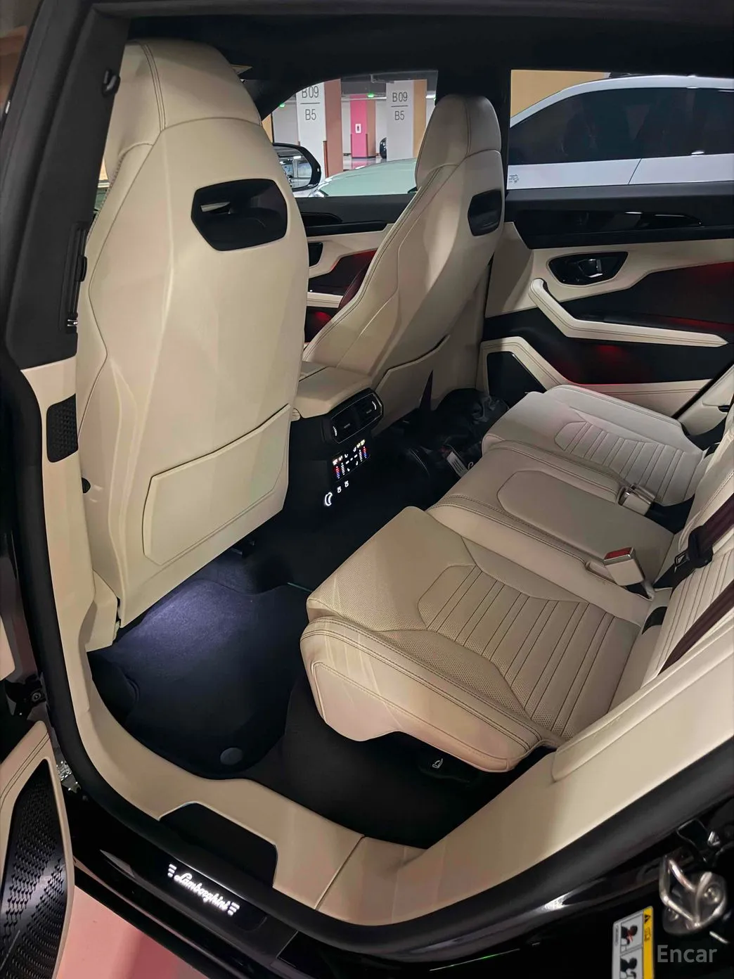 Lamborghini Urus превью 8