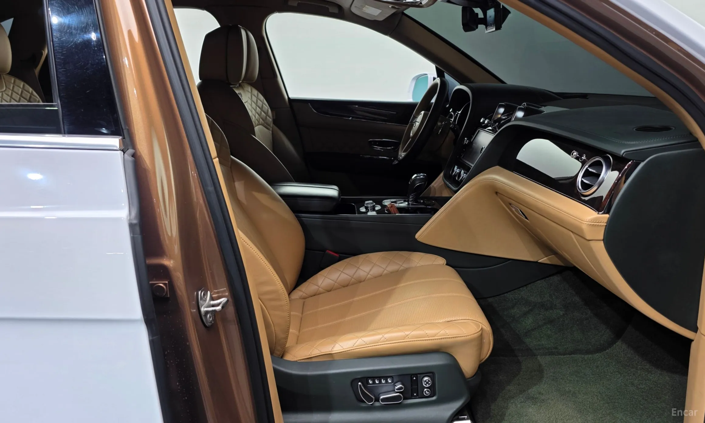 Bentley Bentayga превью 11