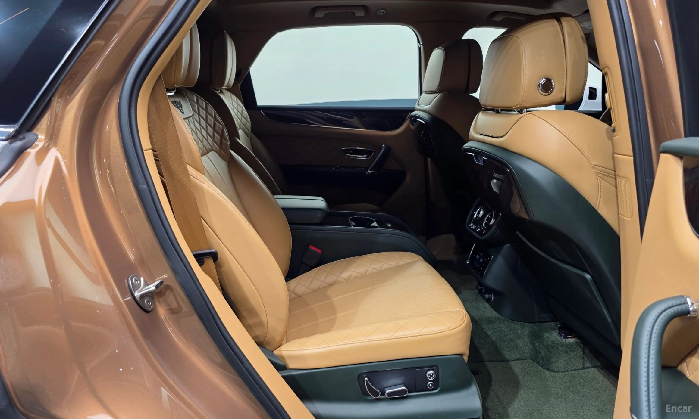Bentley Bentayga превью 12