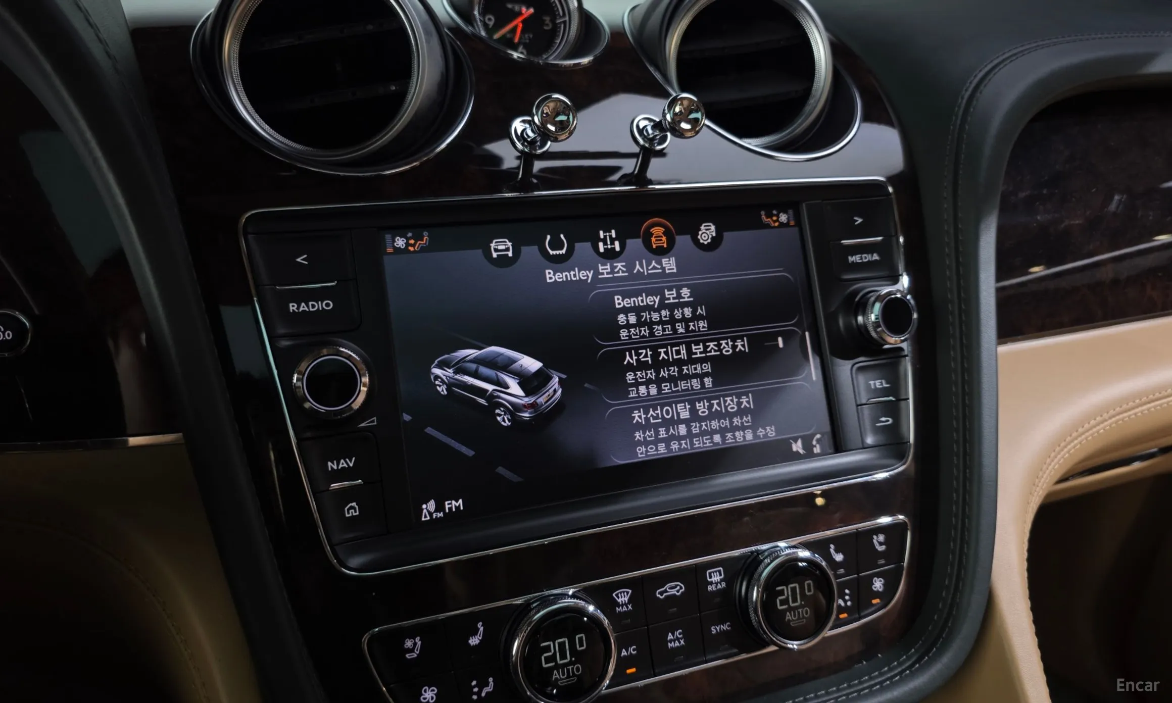 Bentley Bentayga превью 16