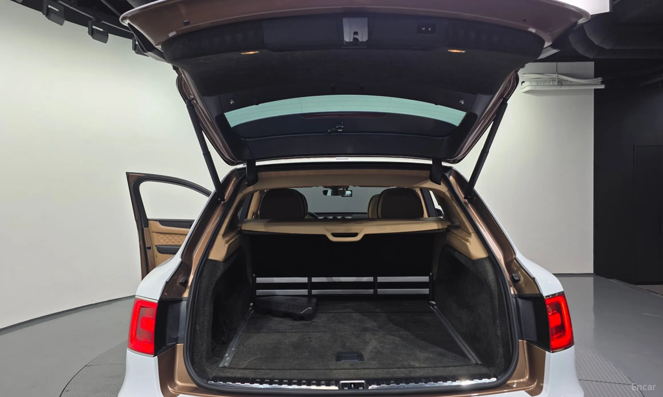 Bentley Bentayga превью 20