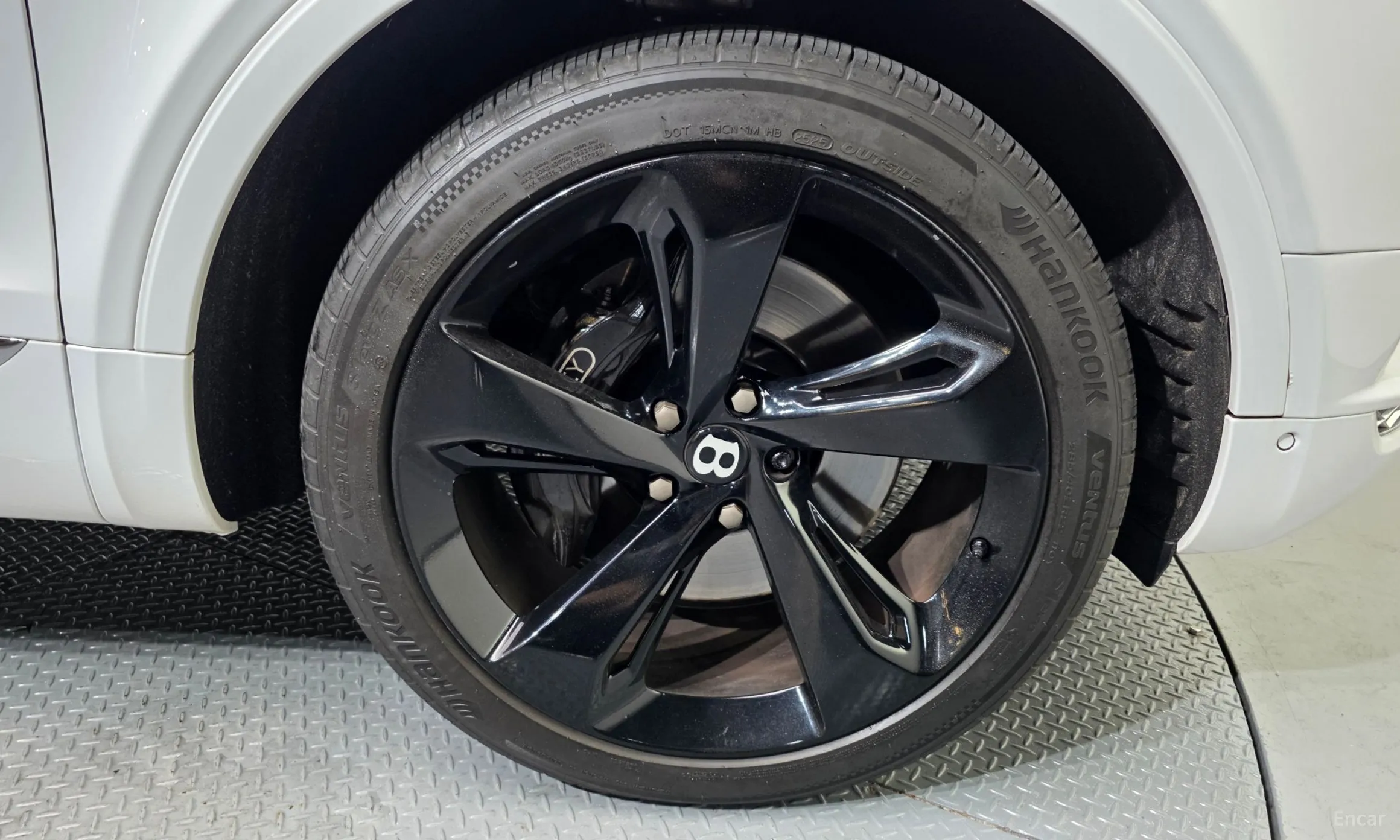 Bentley Bentayga превью 5