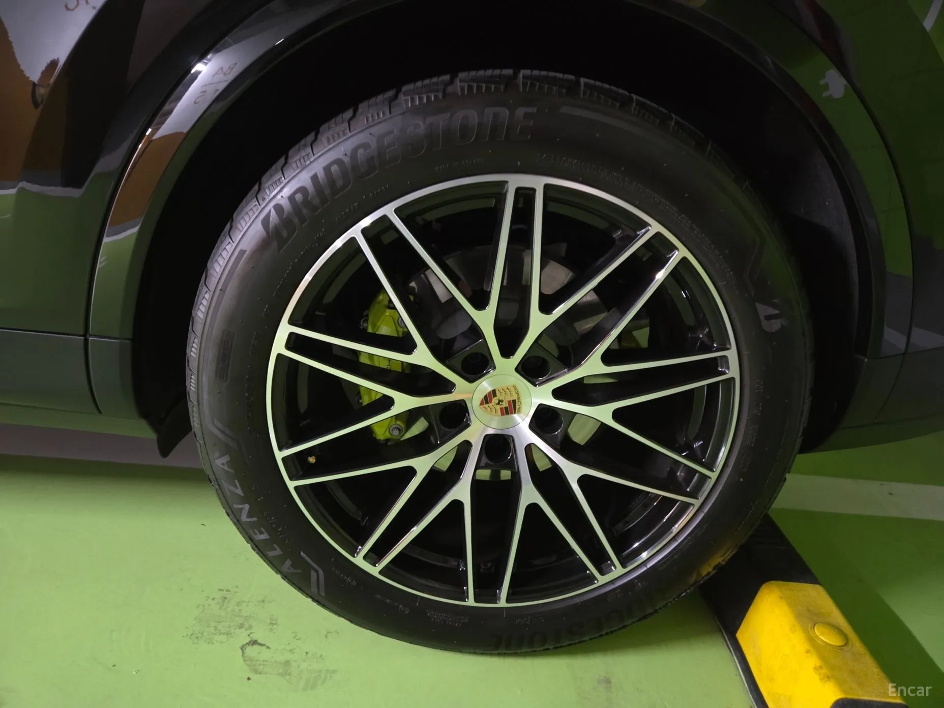 Porsche Cayenne (PO536) превью 11