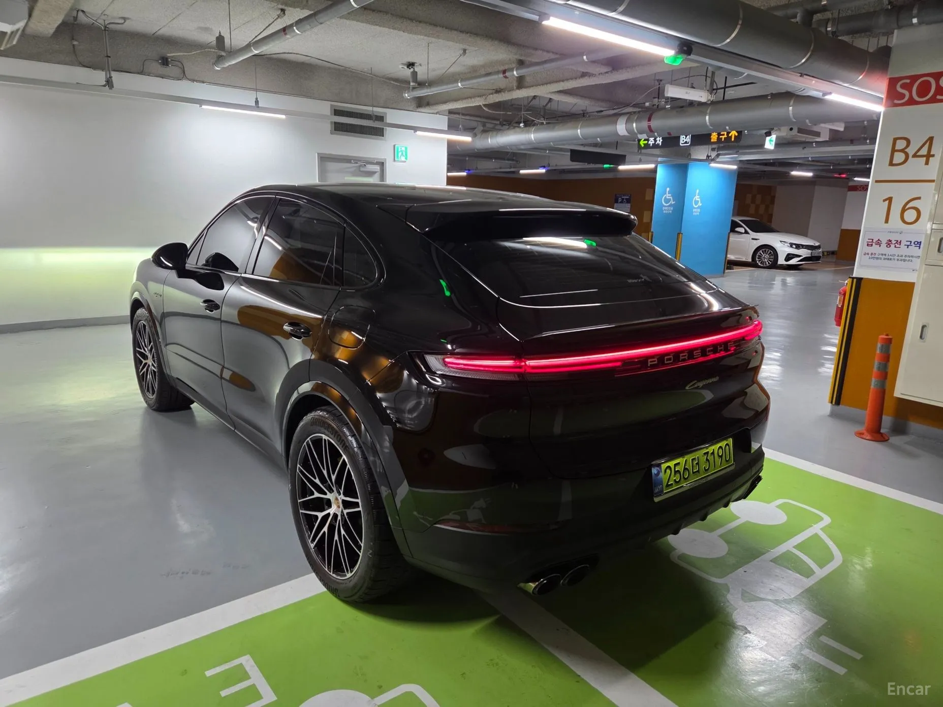 Porsche Cayenne (PO536) превью 13