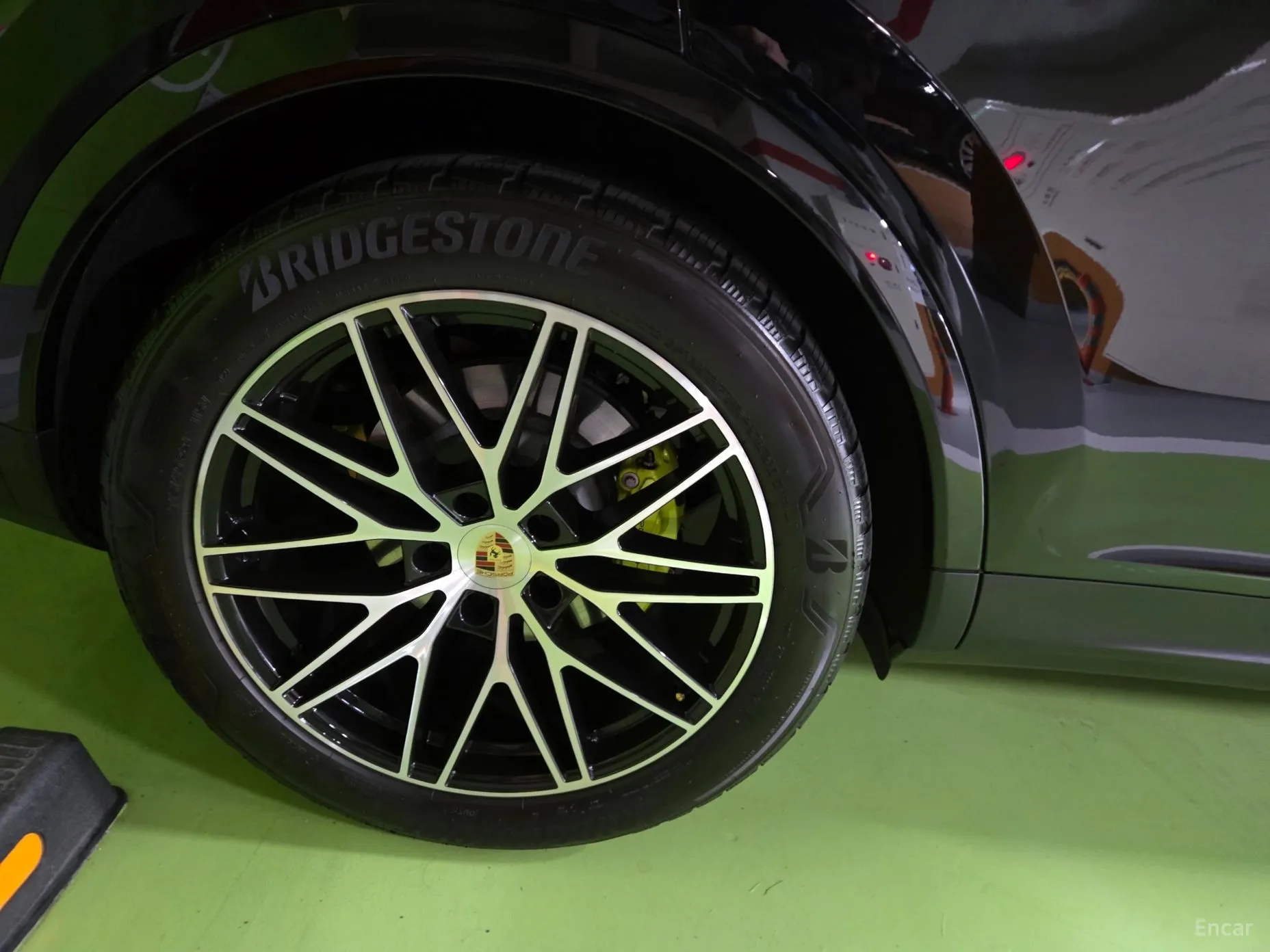 Porsche Cayenne (PO536) превью 8
