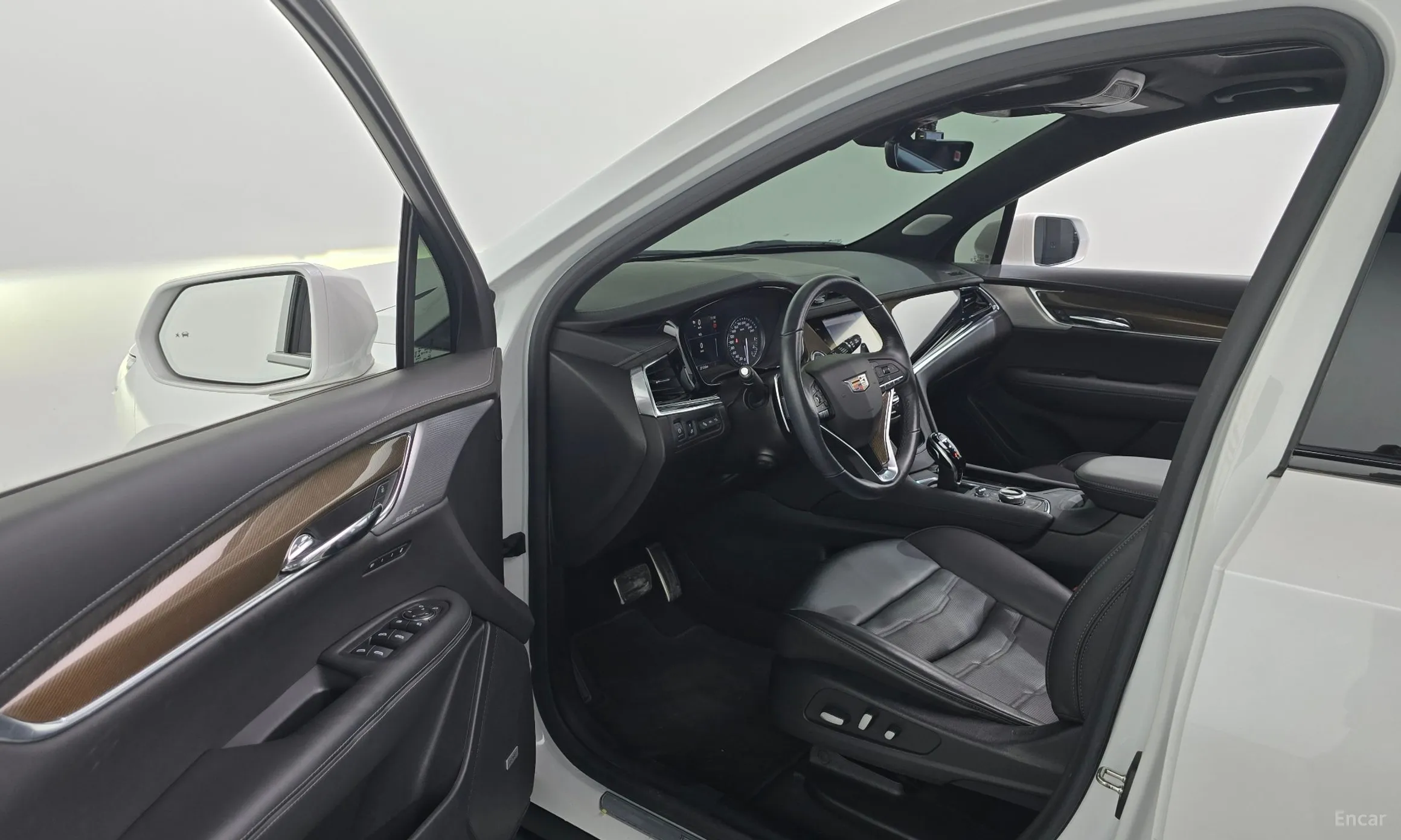 Cadillac XT6 превью 10