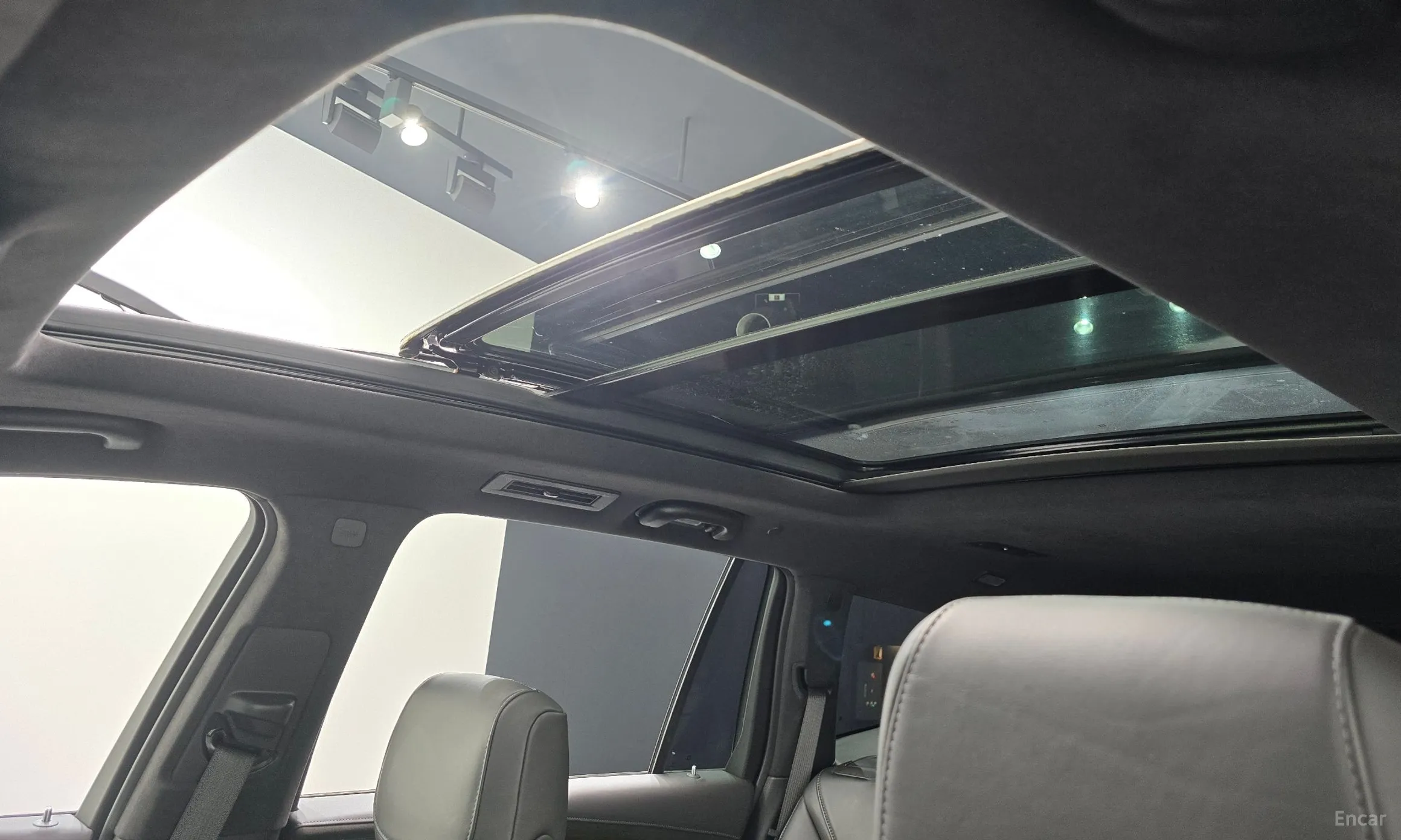 Cadillac XT6 превью 16