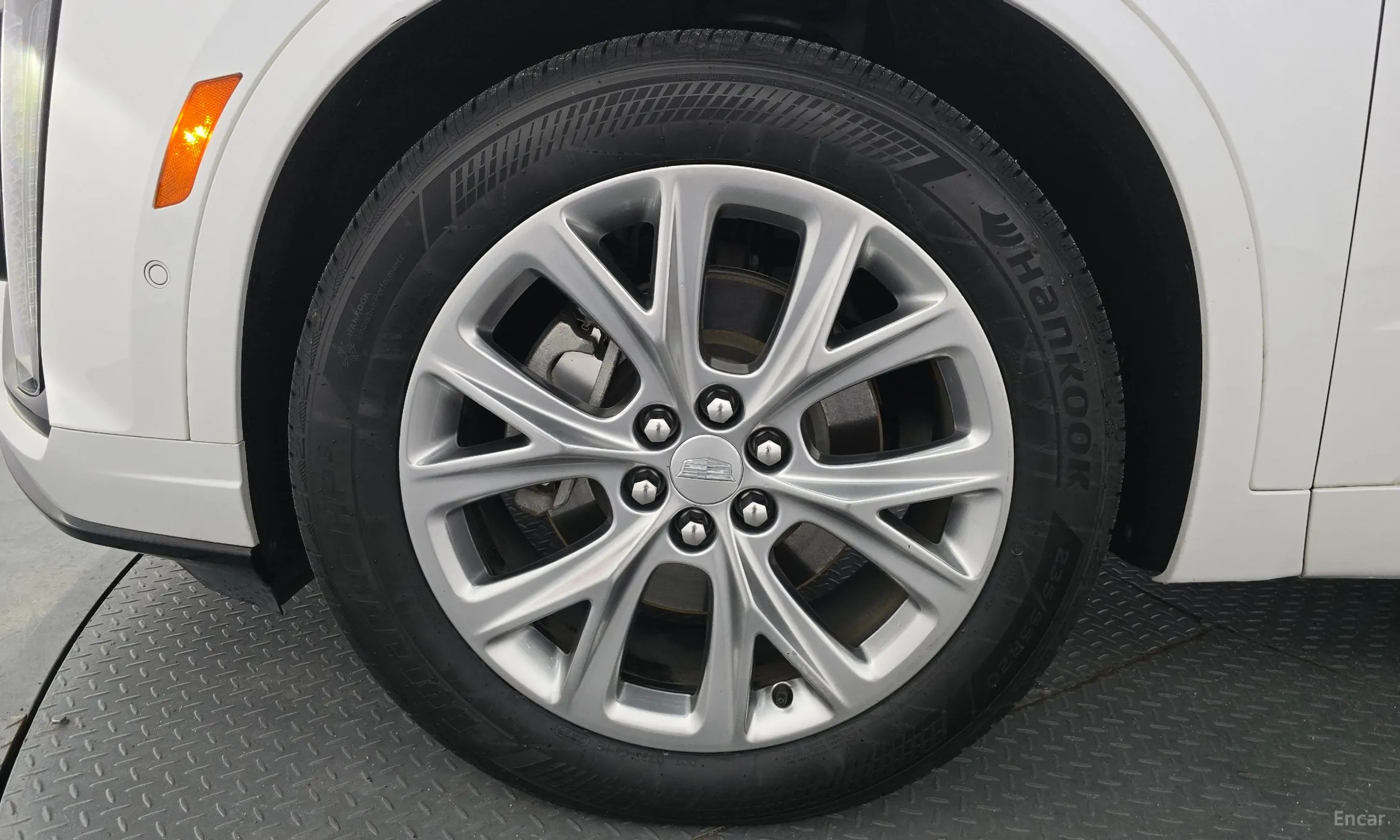 Cadillac XT6 превью 5