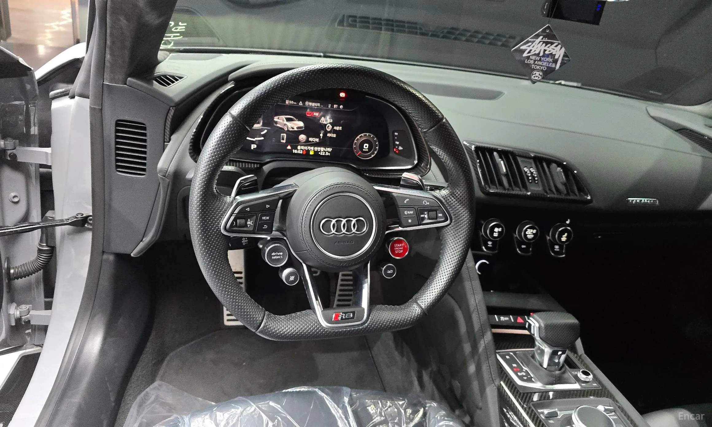Audi R8 (4S) превью 12