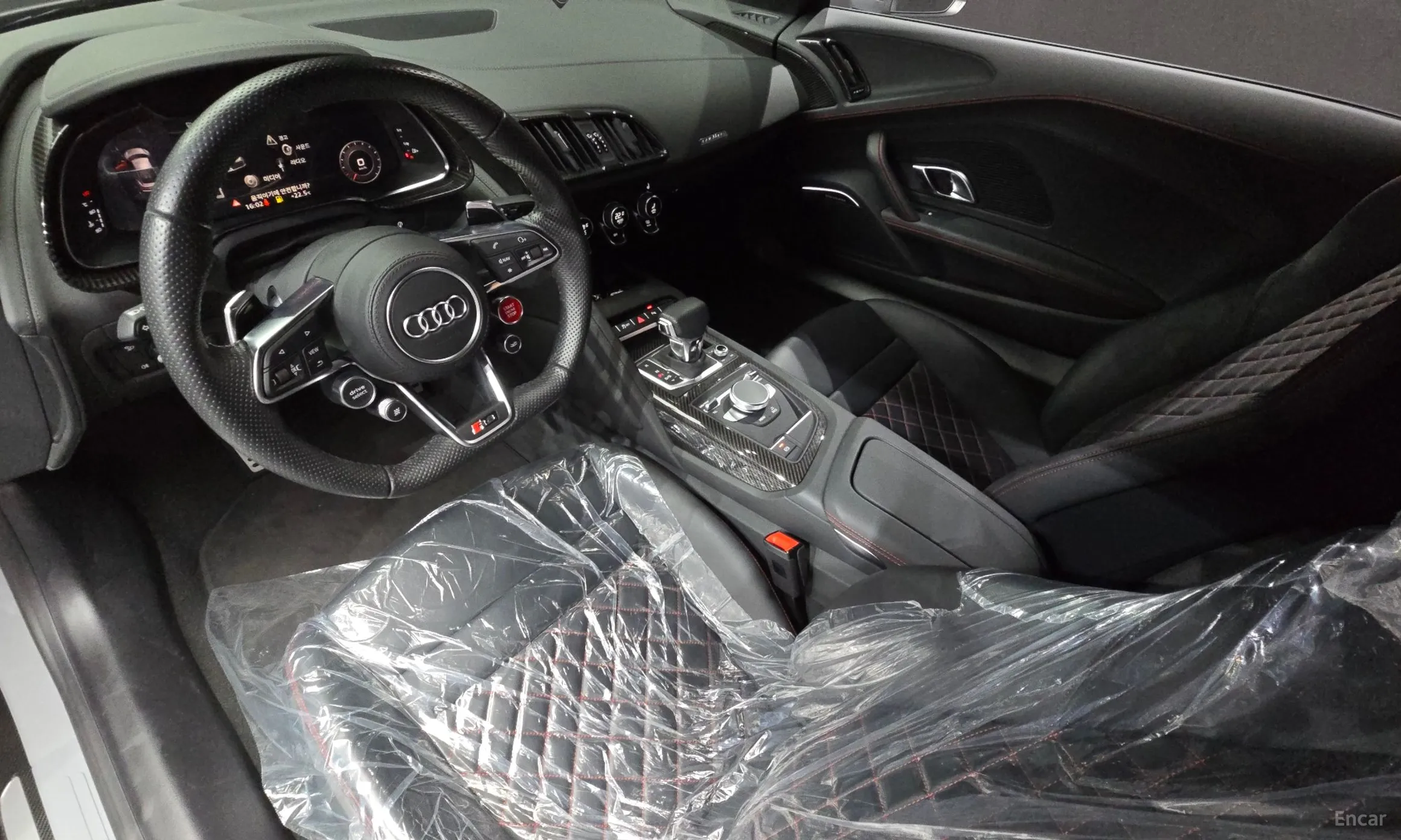 Audi R8 (4S) превью 7