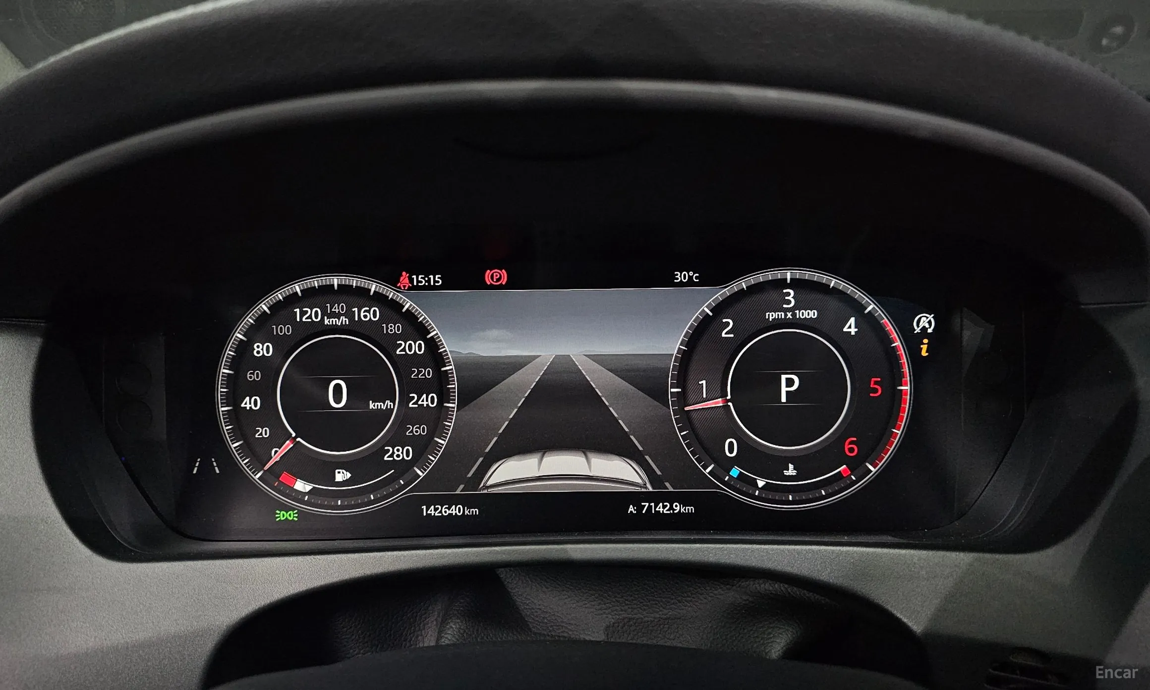 Jaguar F-PACE превью 8