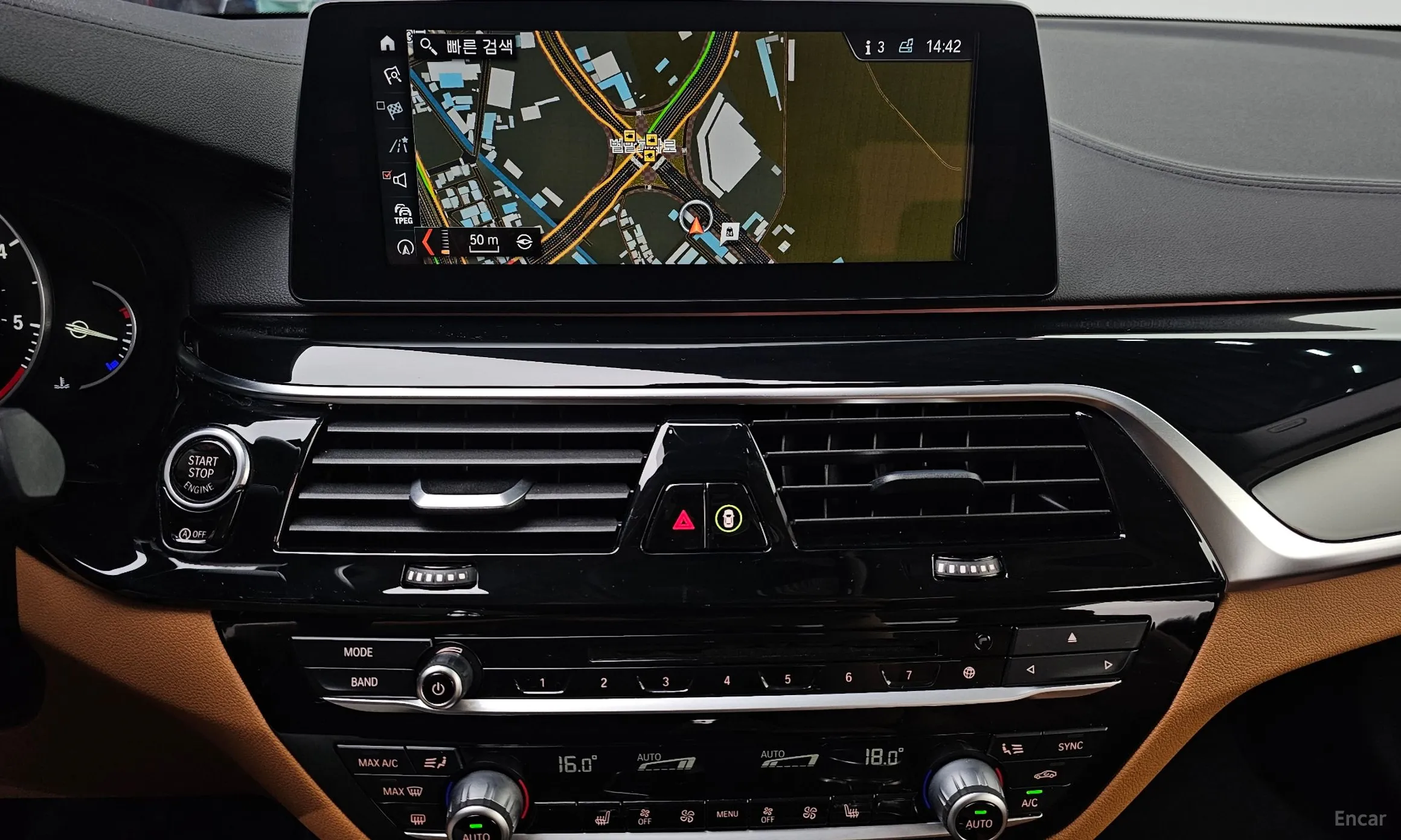 BMW 5 Series (G30) превью 14