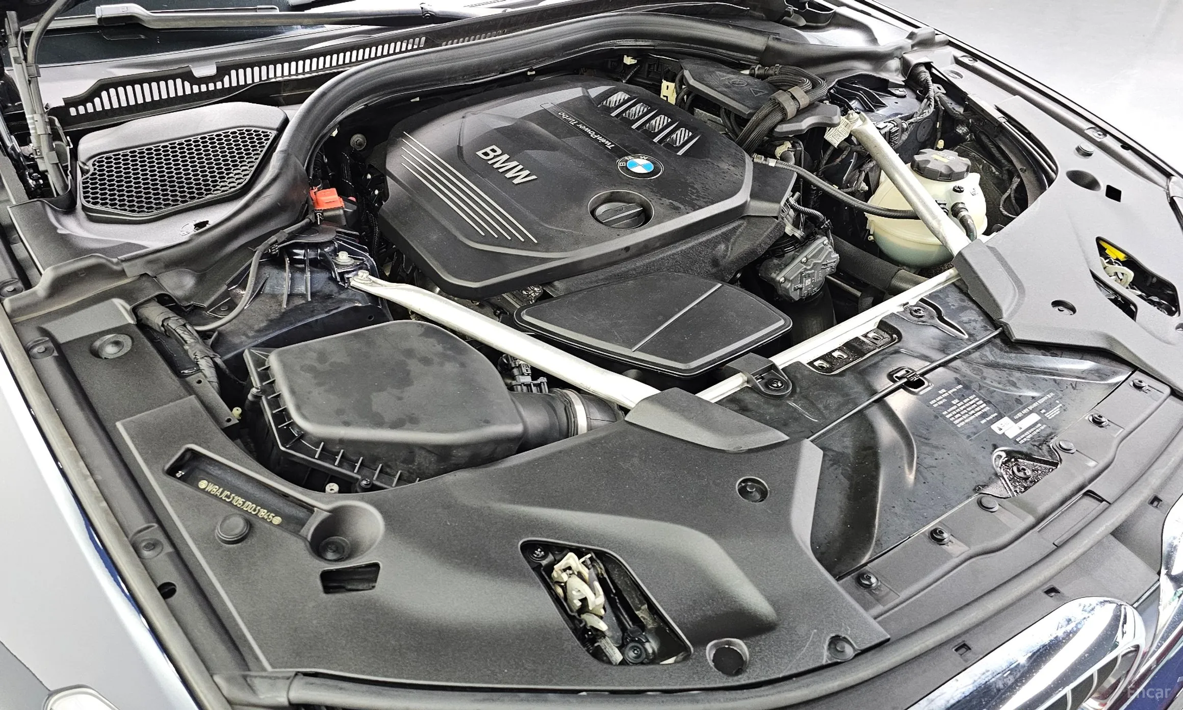 BMW 5 Series (G30) превью 6