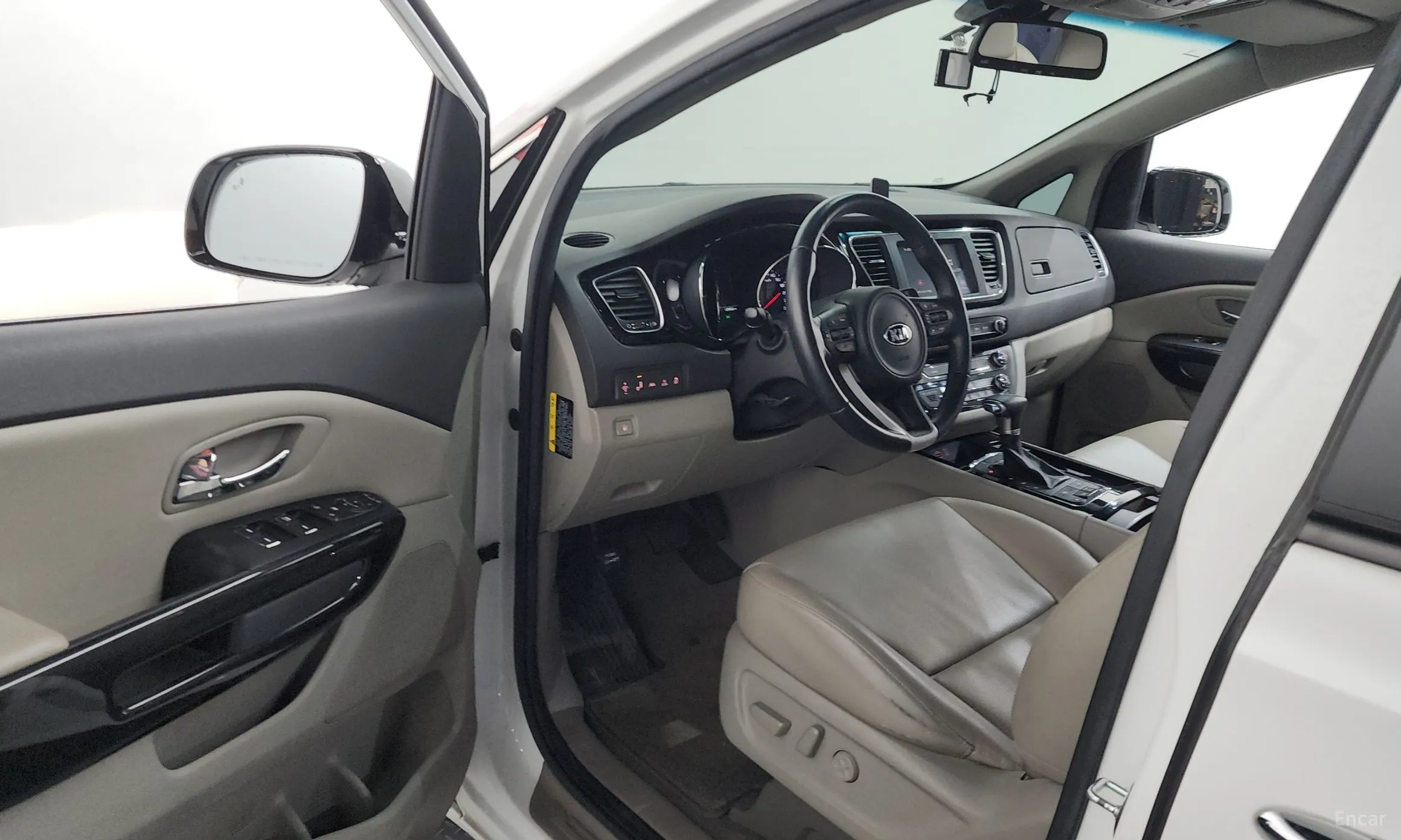 Kia Carnival превью 10