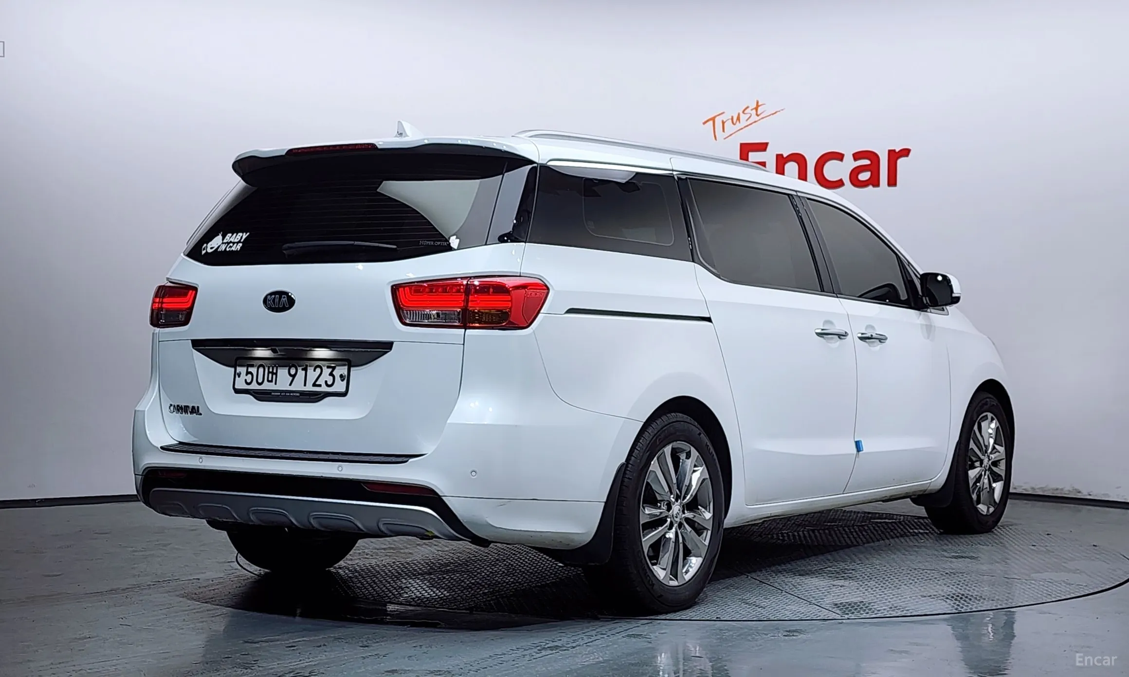 Kia Carnival превью 2