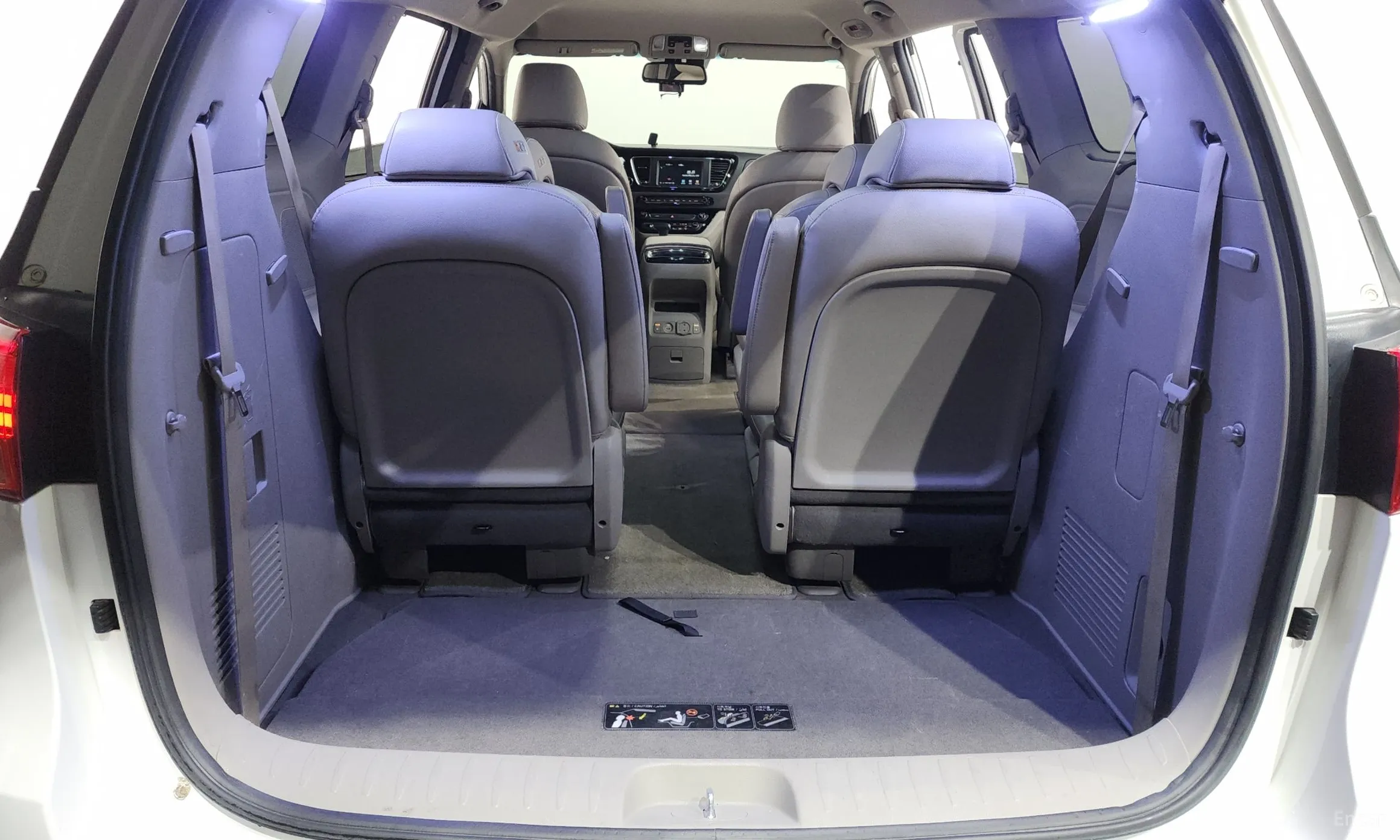 Kia Carnival превью 19