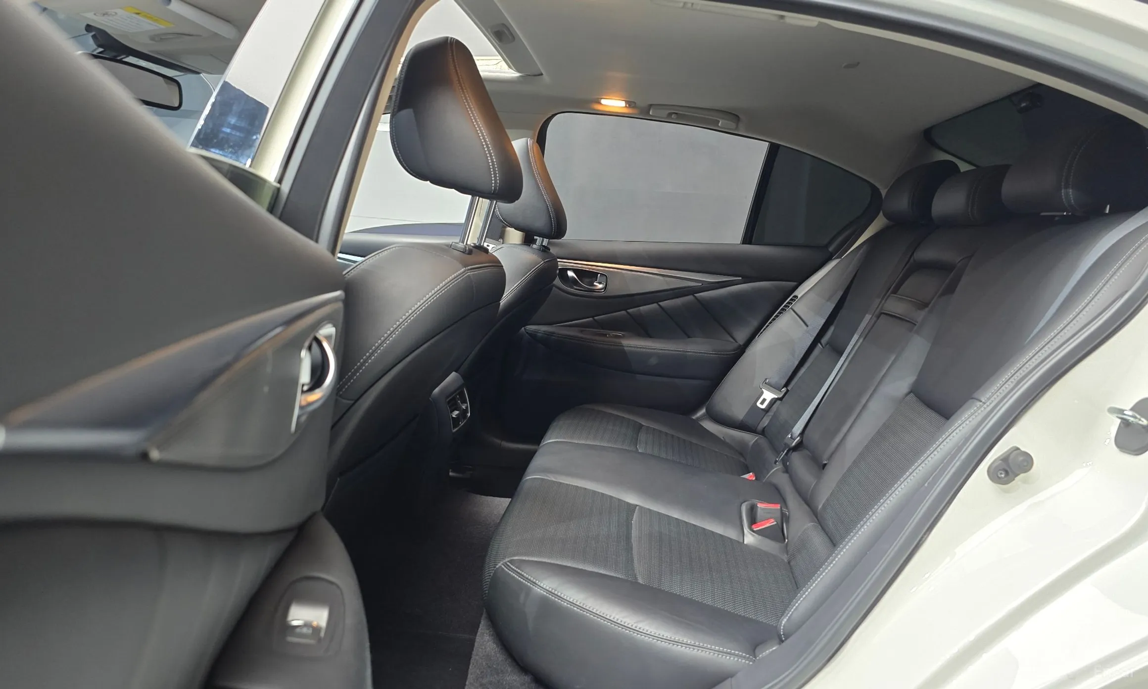 Infiniti Q50 превью 12