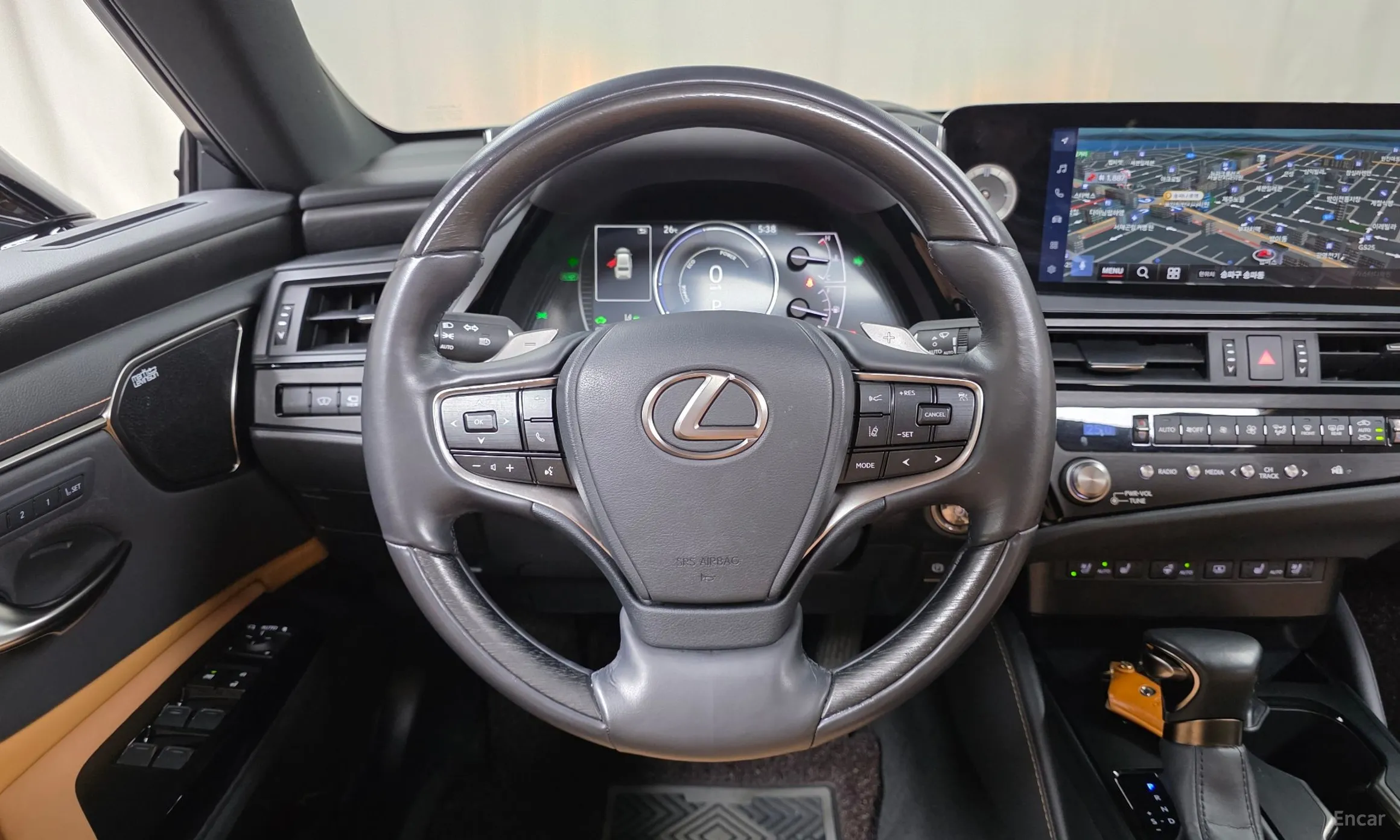 Lexus ES300h 7th Generation превью 14