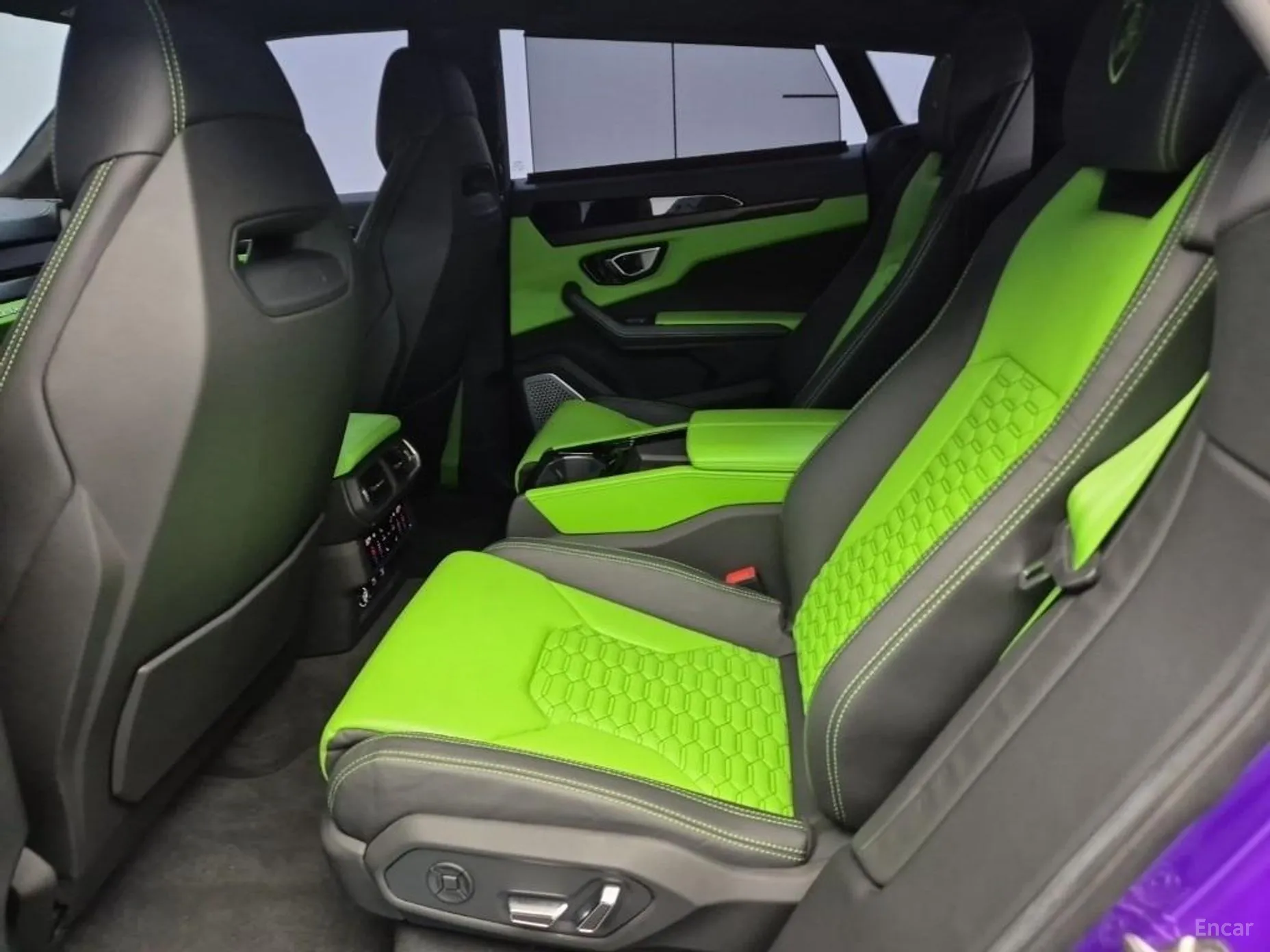 Lamborghini Urus превью 12