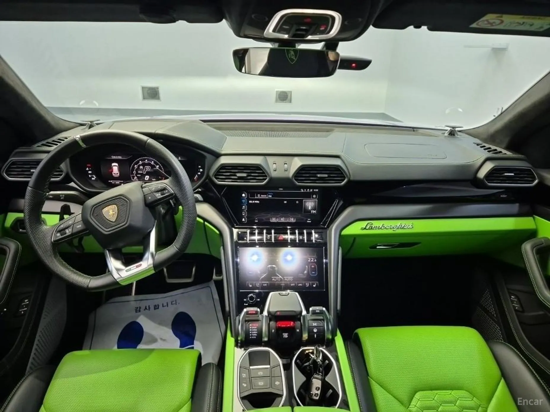 Lamborghini Urus превью 7