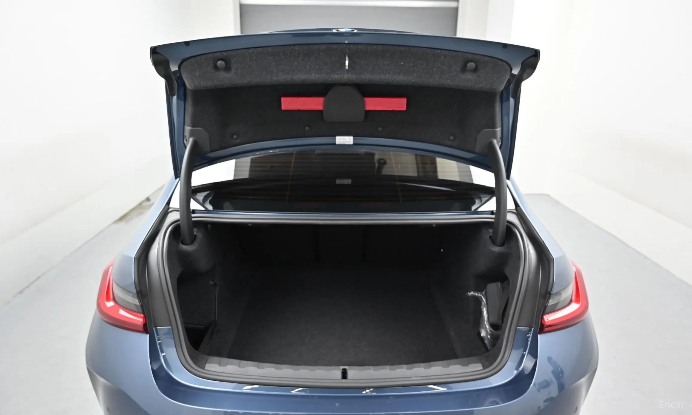 BMW 3 Series (G20) превью 20