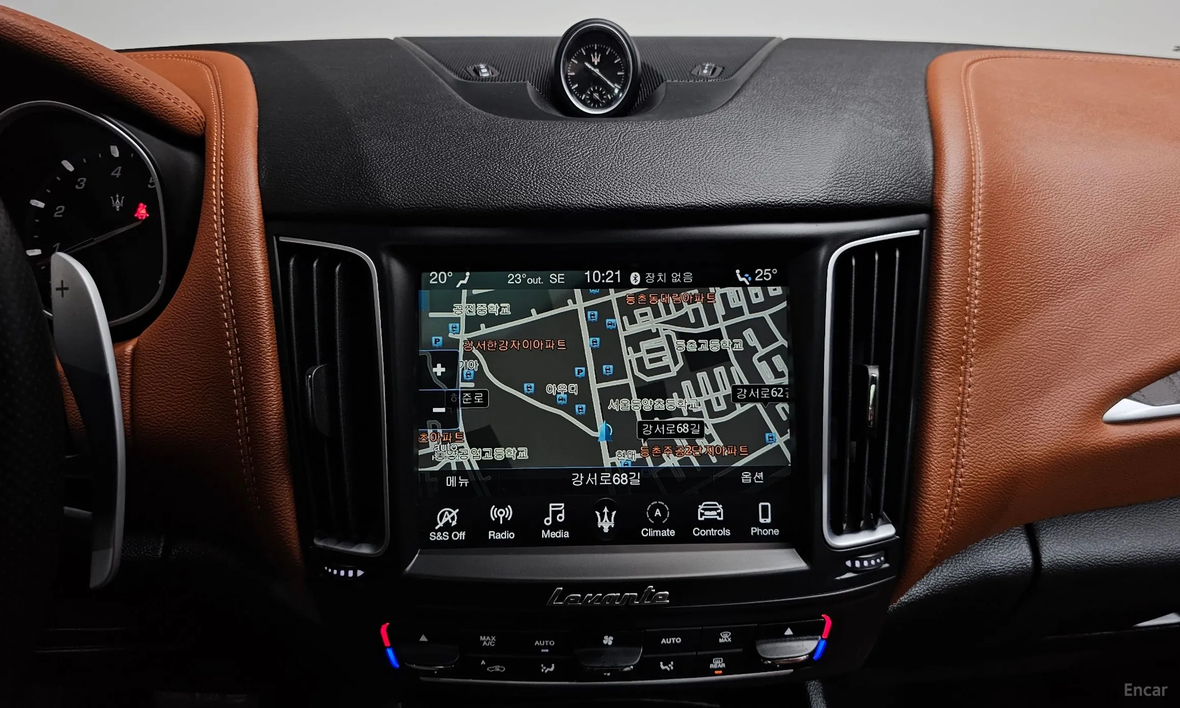 Maserati Levante превью 14