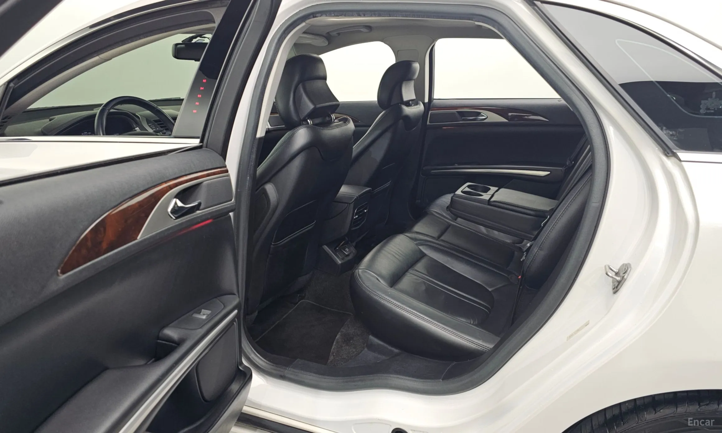 Lincoln New MKZ превью 12