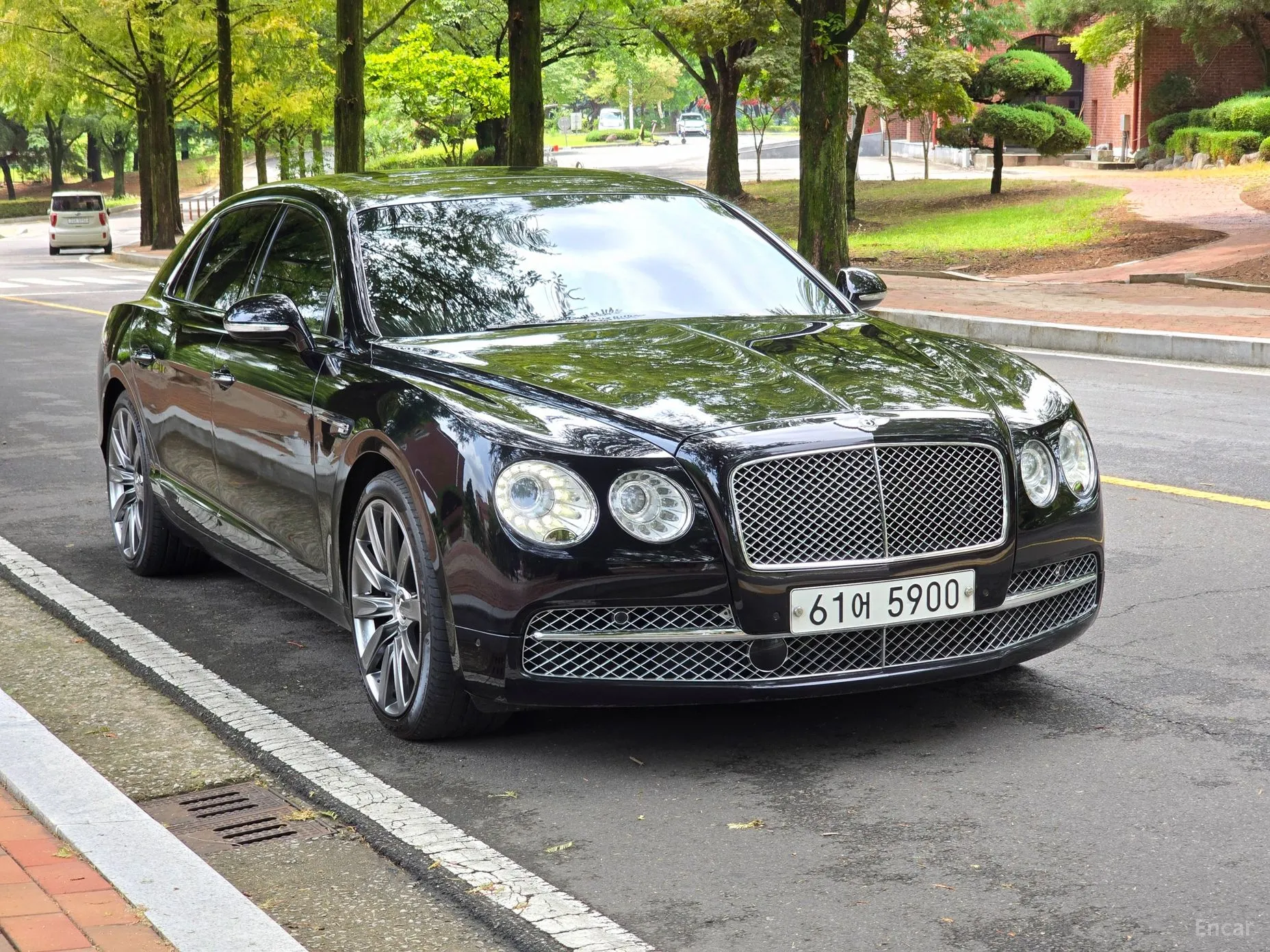 Bentley Flying Spur 2nd Generation превью 7