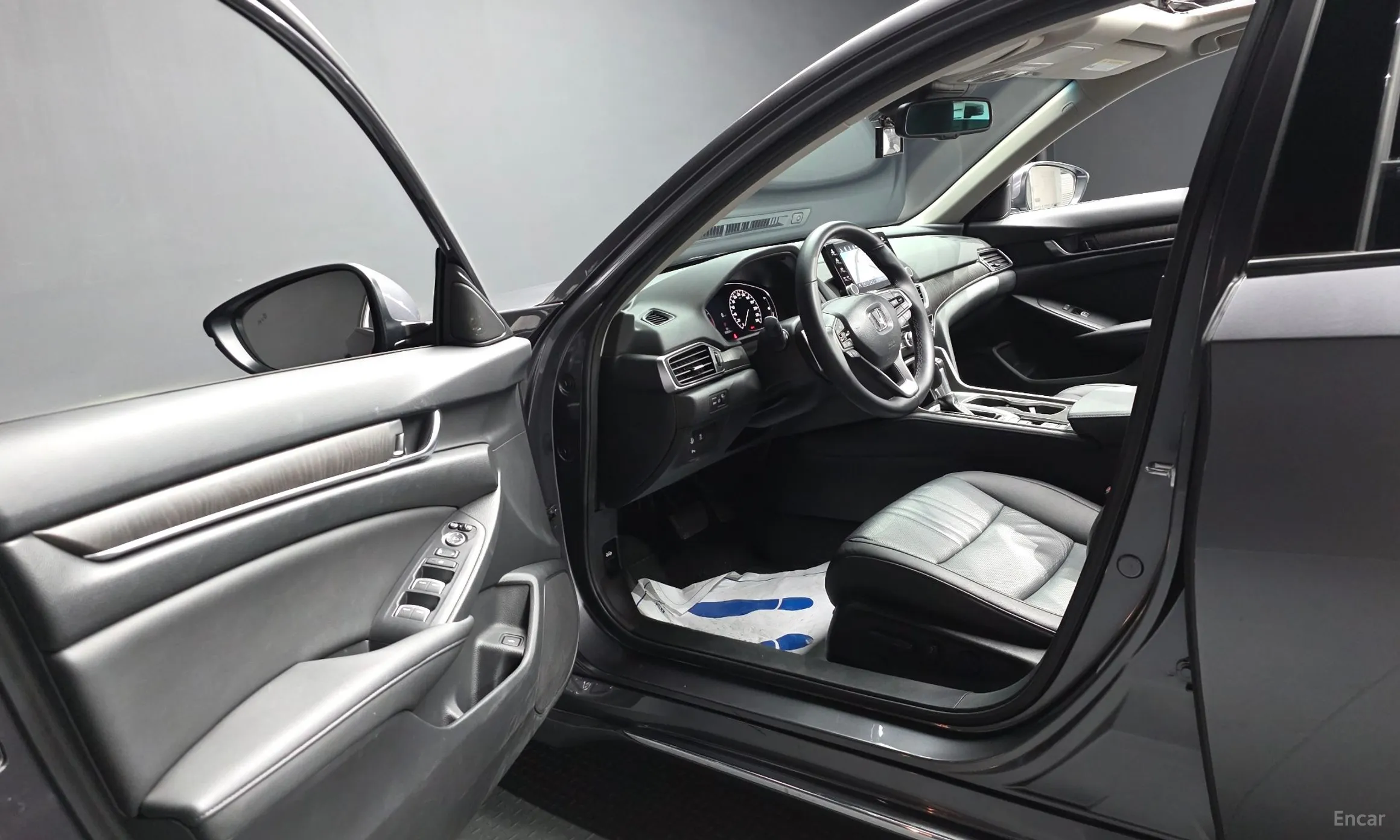 Honda Accord 10th Generation превью 10