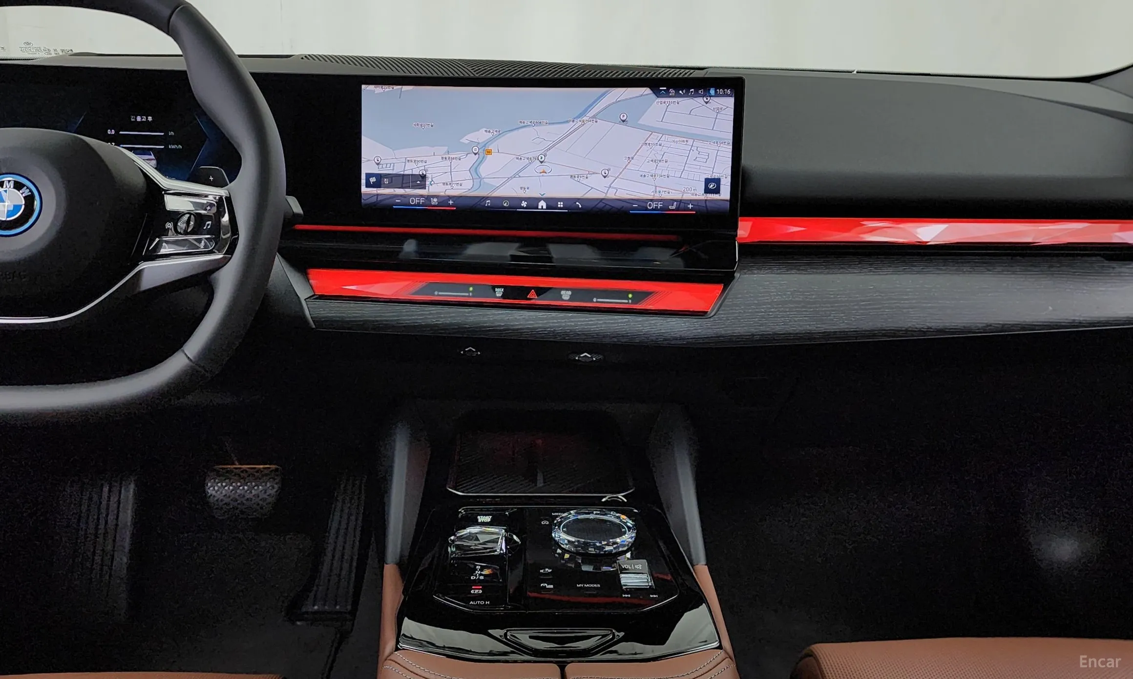BMW 5 Series (G60) превью 14