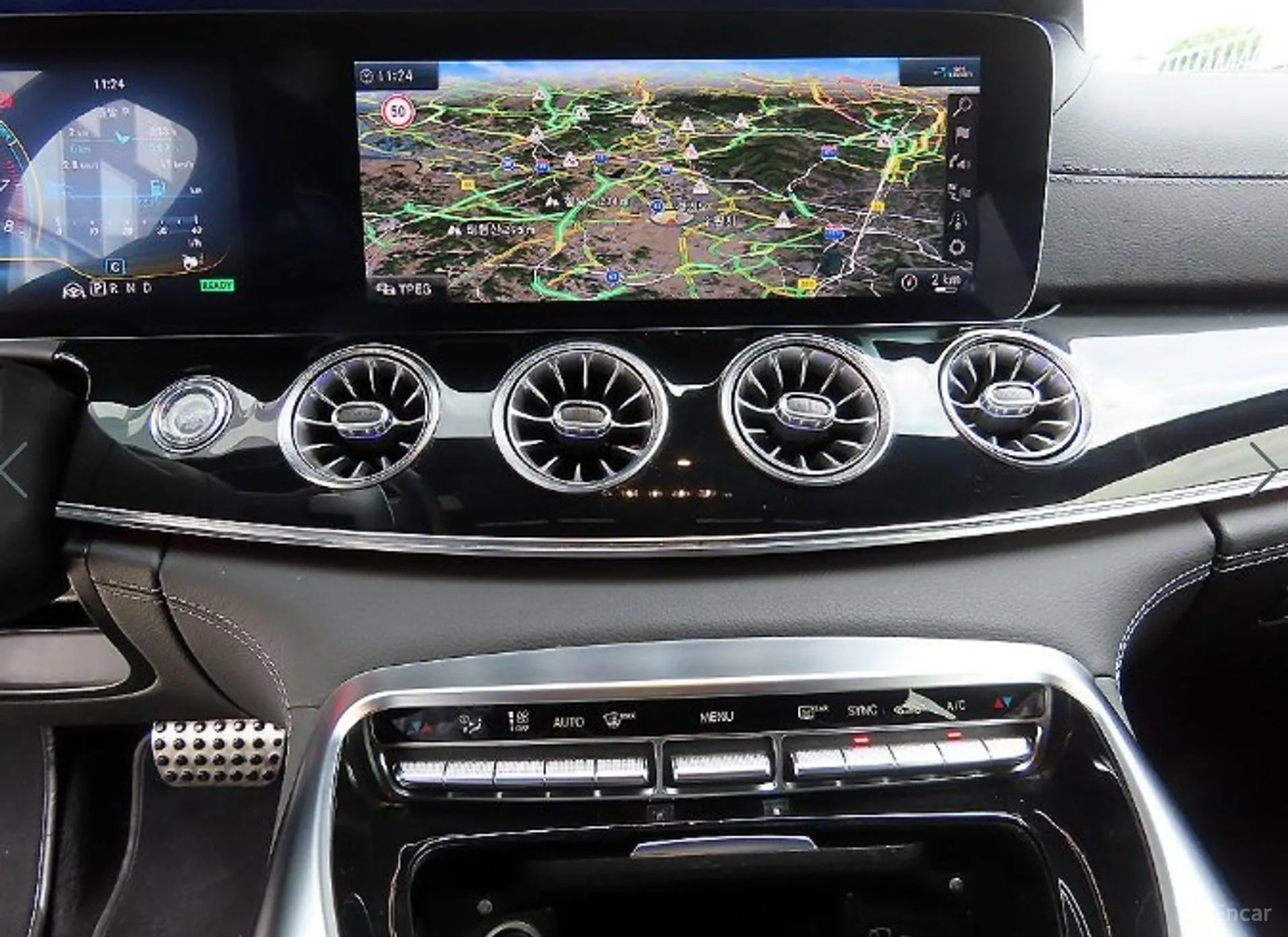 Mercedes Benz AMG GT превью 13