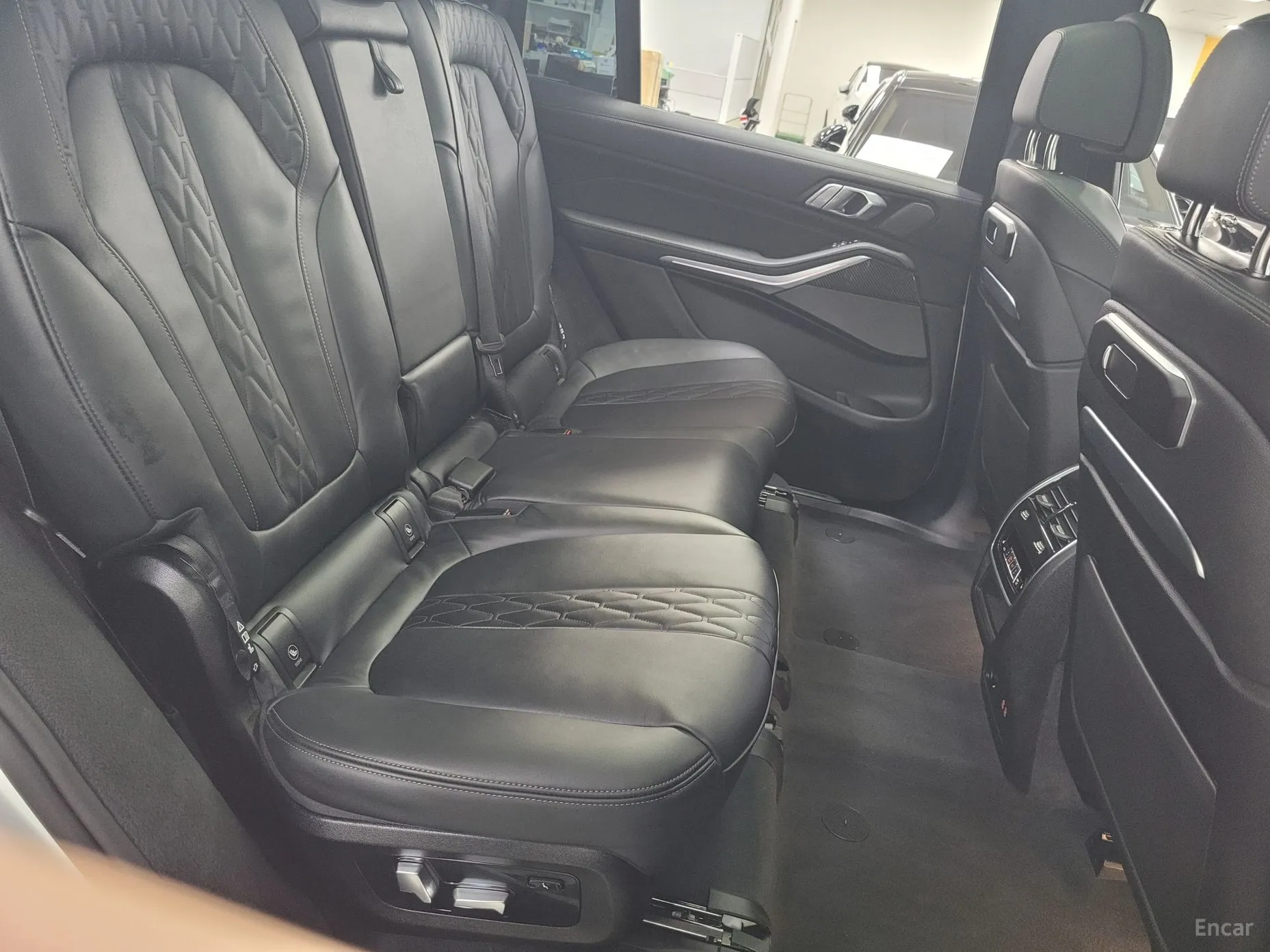 BMW X7 (G07) превью 16