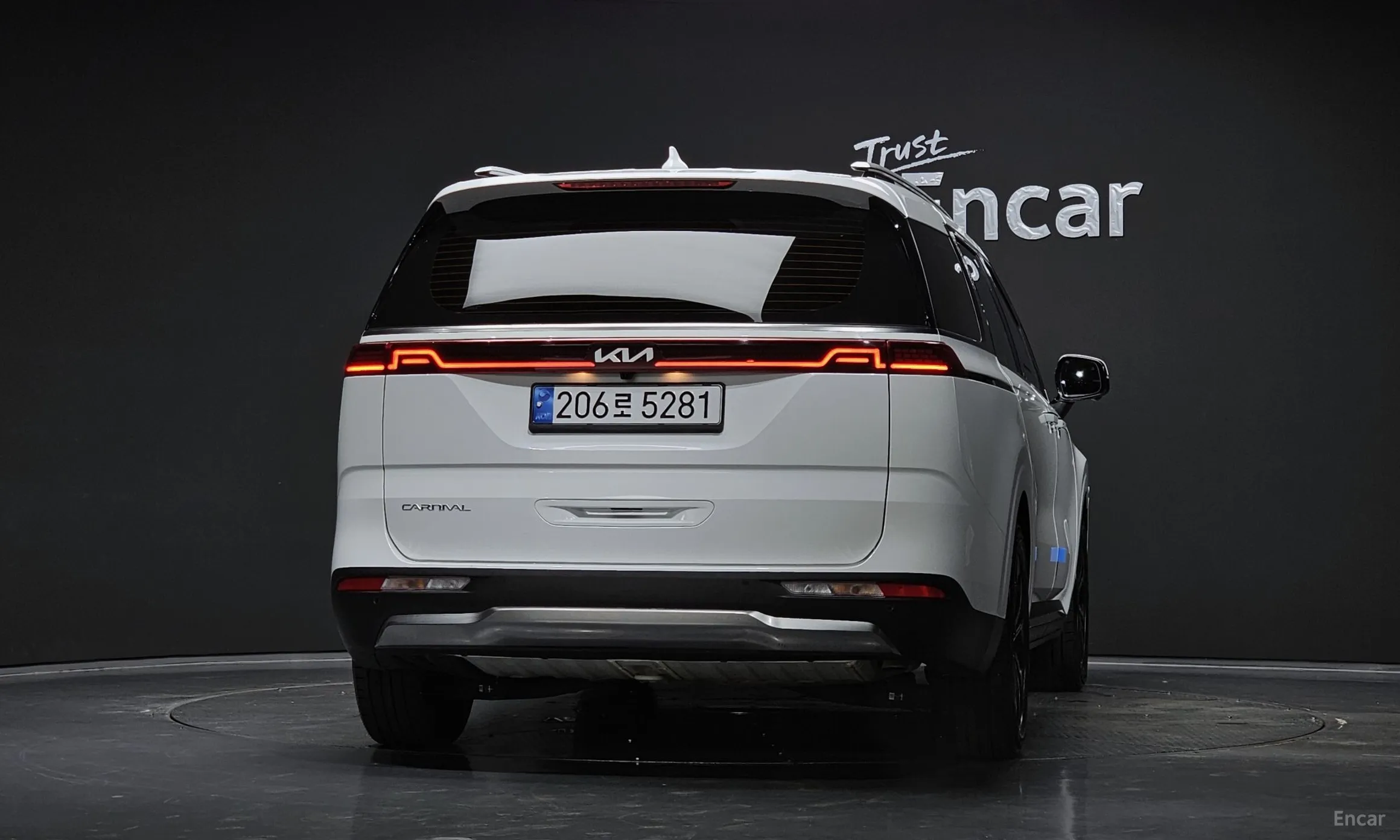 Kia Carnival Gen 4 превью 4