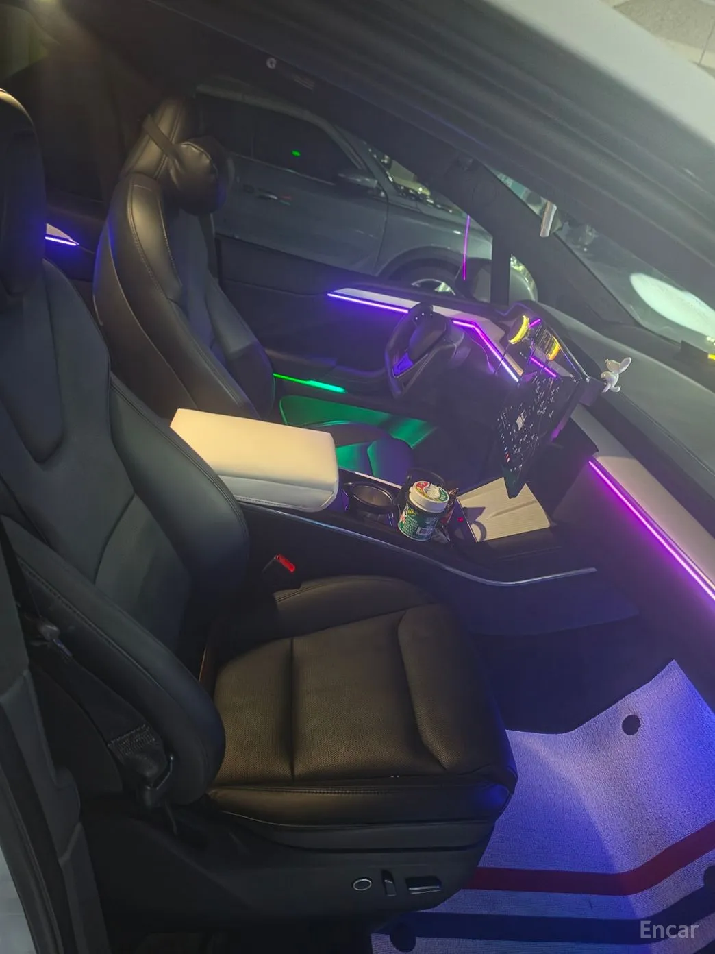 Tesla Model X превью 17