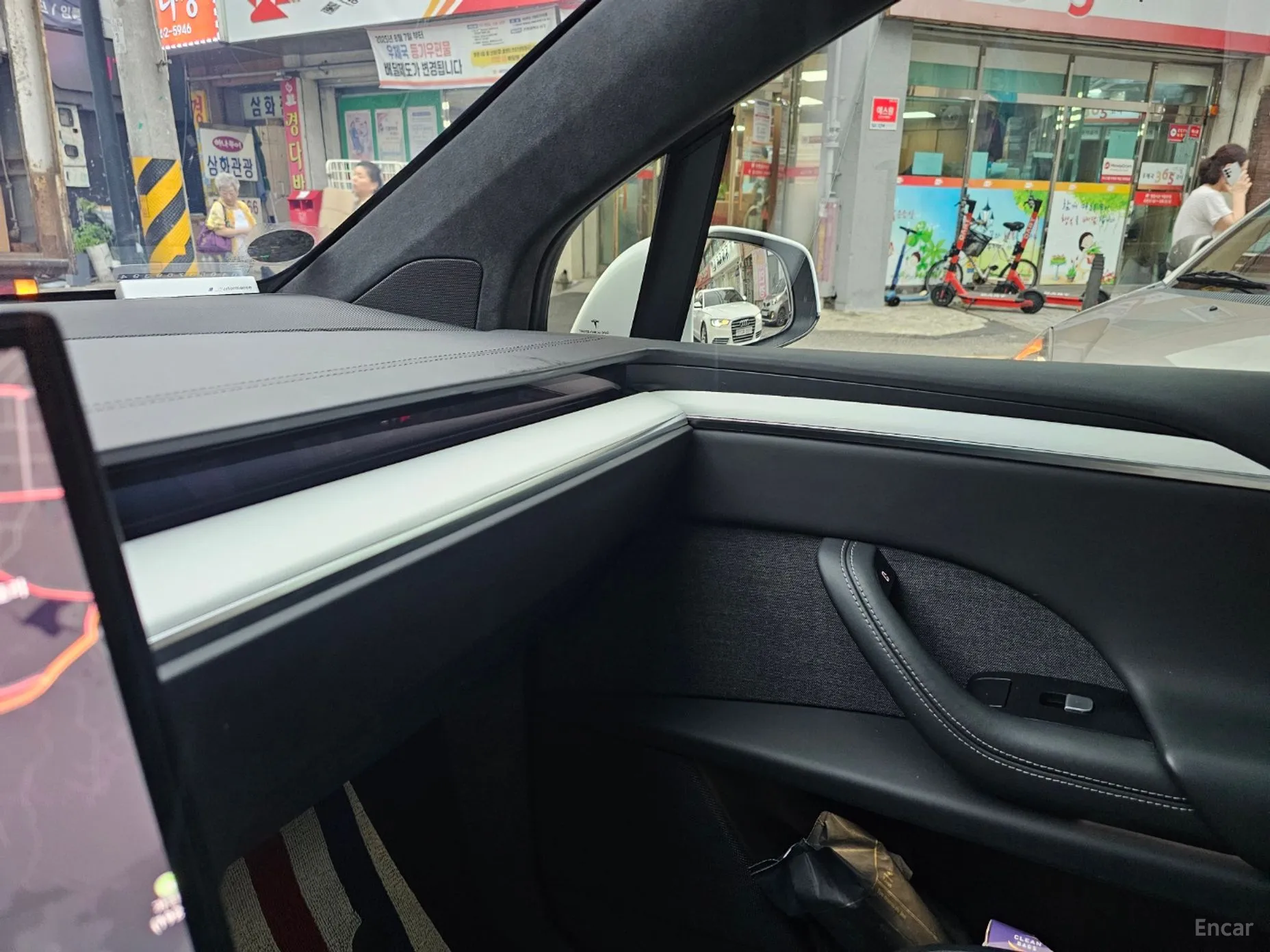 Tesla Model X превью 18