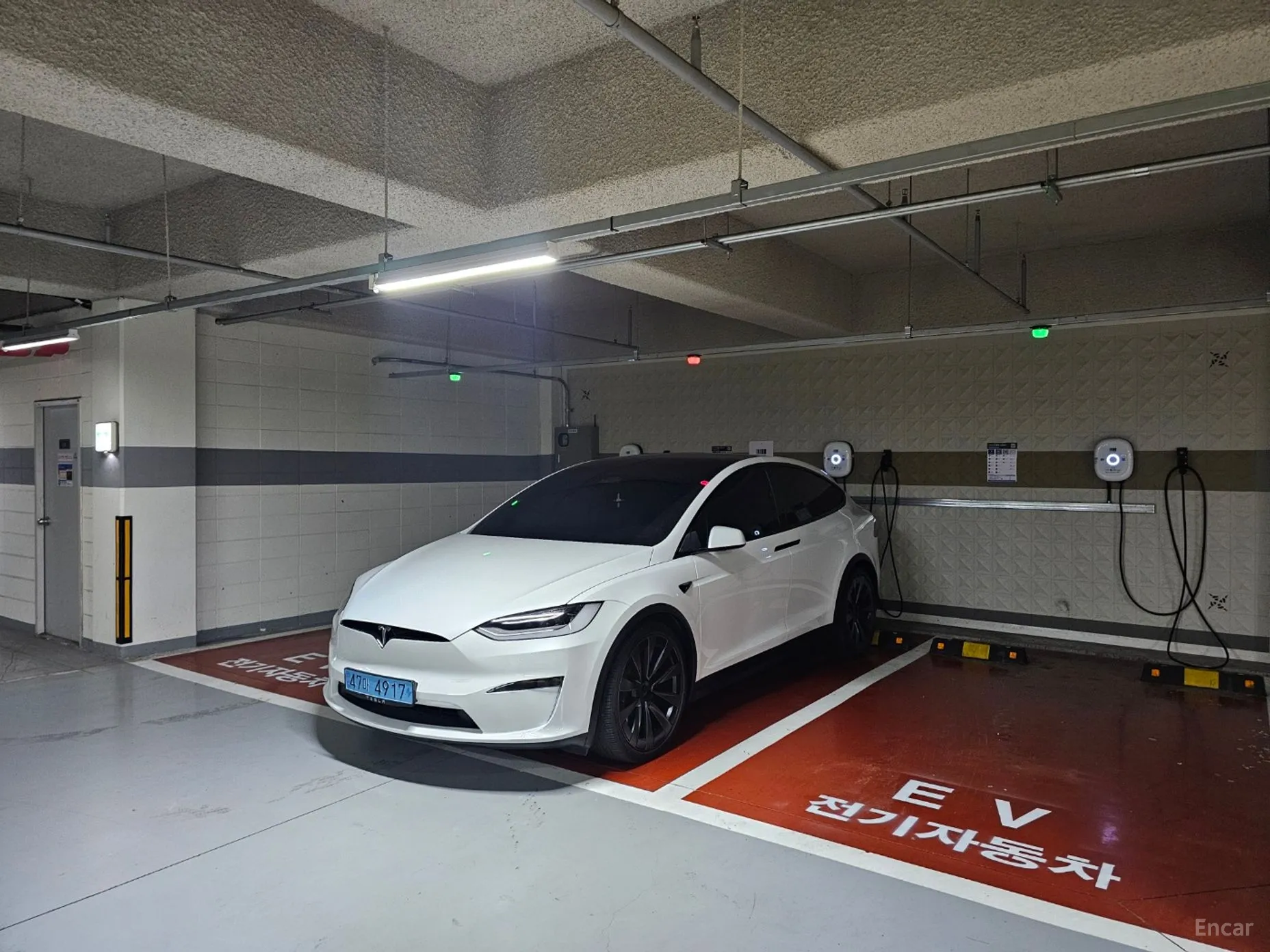 Tesla Model X превью 3