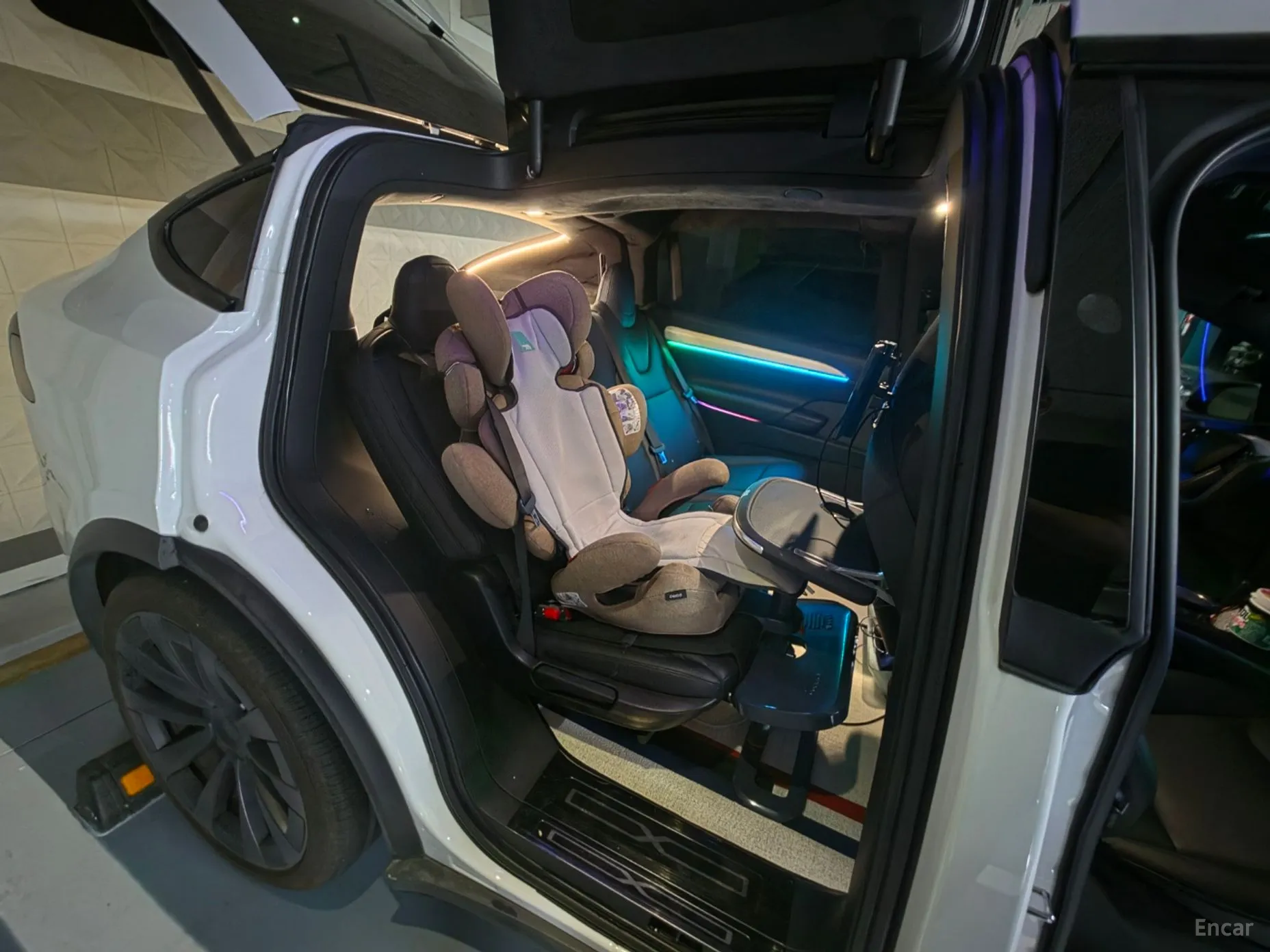Tesla Model X превью 4