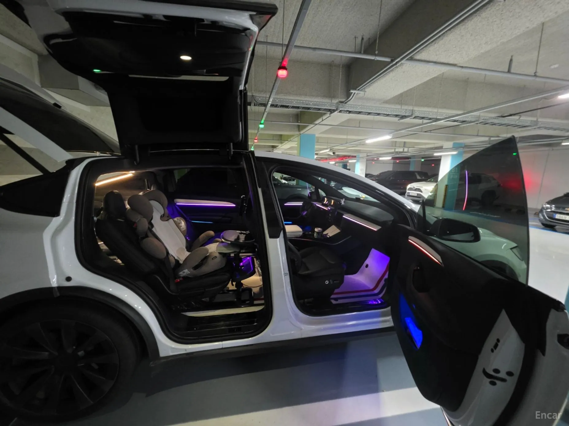 Tesla Model X превью 6
