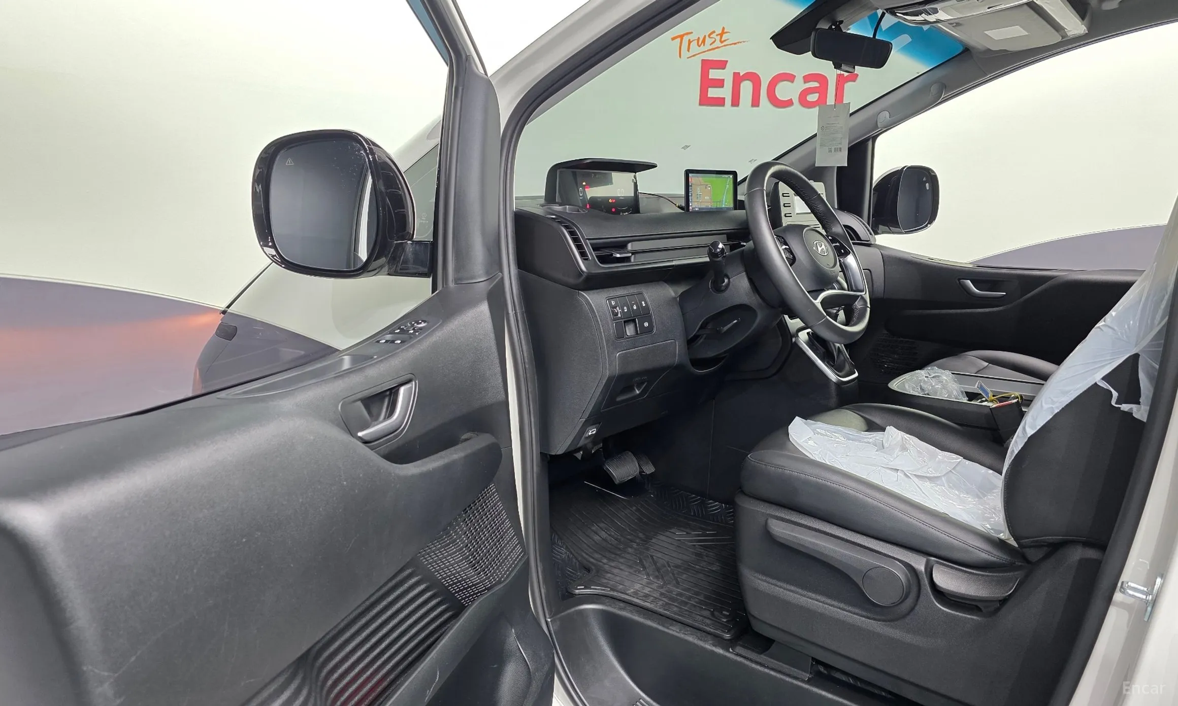 Hyundai Staria превью 10