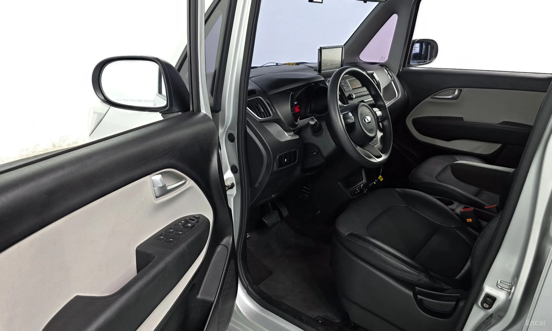 Kia Ray превью 10
